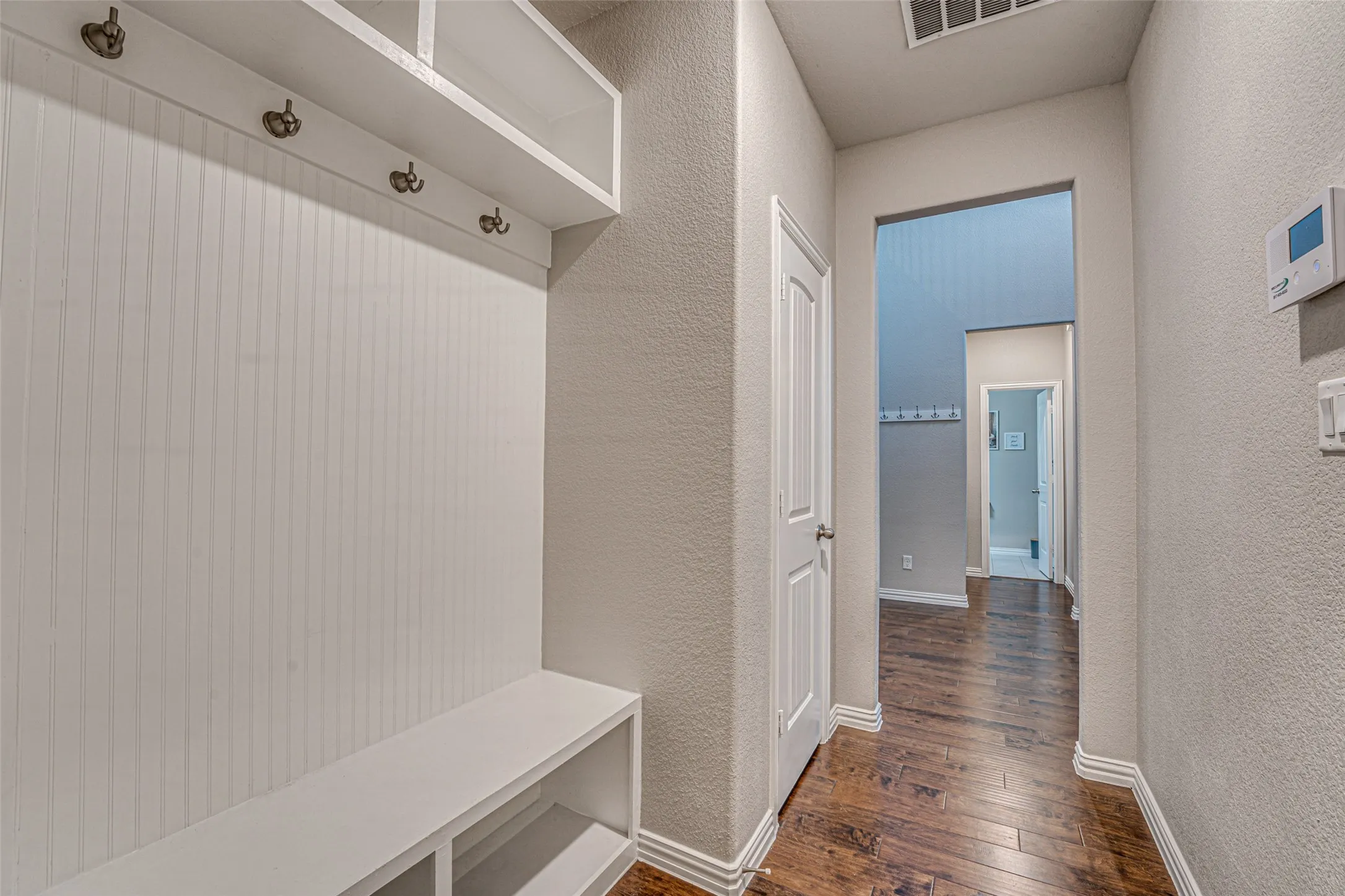 Single Family Residence For Rent in Grayson County , 909 Gambel Drive, Sherman, Texas 75092, 4 Bedroom, 3 Bathroom, 2 Garage spaces, 2,698 Sqft, built in 2021, mls#21403992, Real Estate Agent in Sherman, Homes For Rent in Grayson county, Homes For Rent in Sherman, Realtor in Sherman Texas, Real Estate Brokerage Independent Realty Texas, Luminita Cordes Realtor