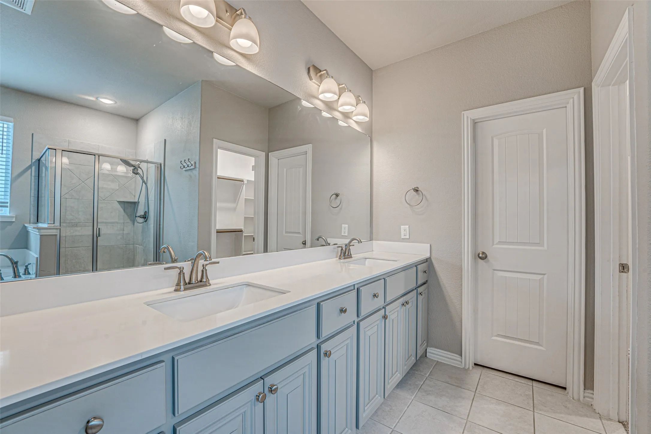 Single Family Residence For Rent in Grayson County , 909 Gambel Drive, Sherman, Texas 75092, 4 Bedroom, 3 Bathroom, 2 Garage spaces, 2,698 Sqft, built in 2021, mls#21403992, Real Estate Agent in Sherman, Homes For Rent in Grayson county, Homes For Rent in Sherman, Realtor in Sherman Texas, Real Estate Brokerage Independent Realty Texas, Luminita Cordes Realtor