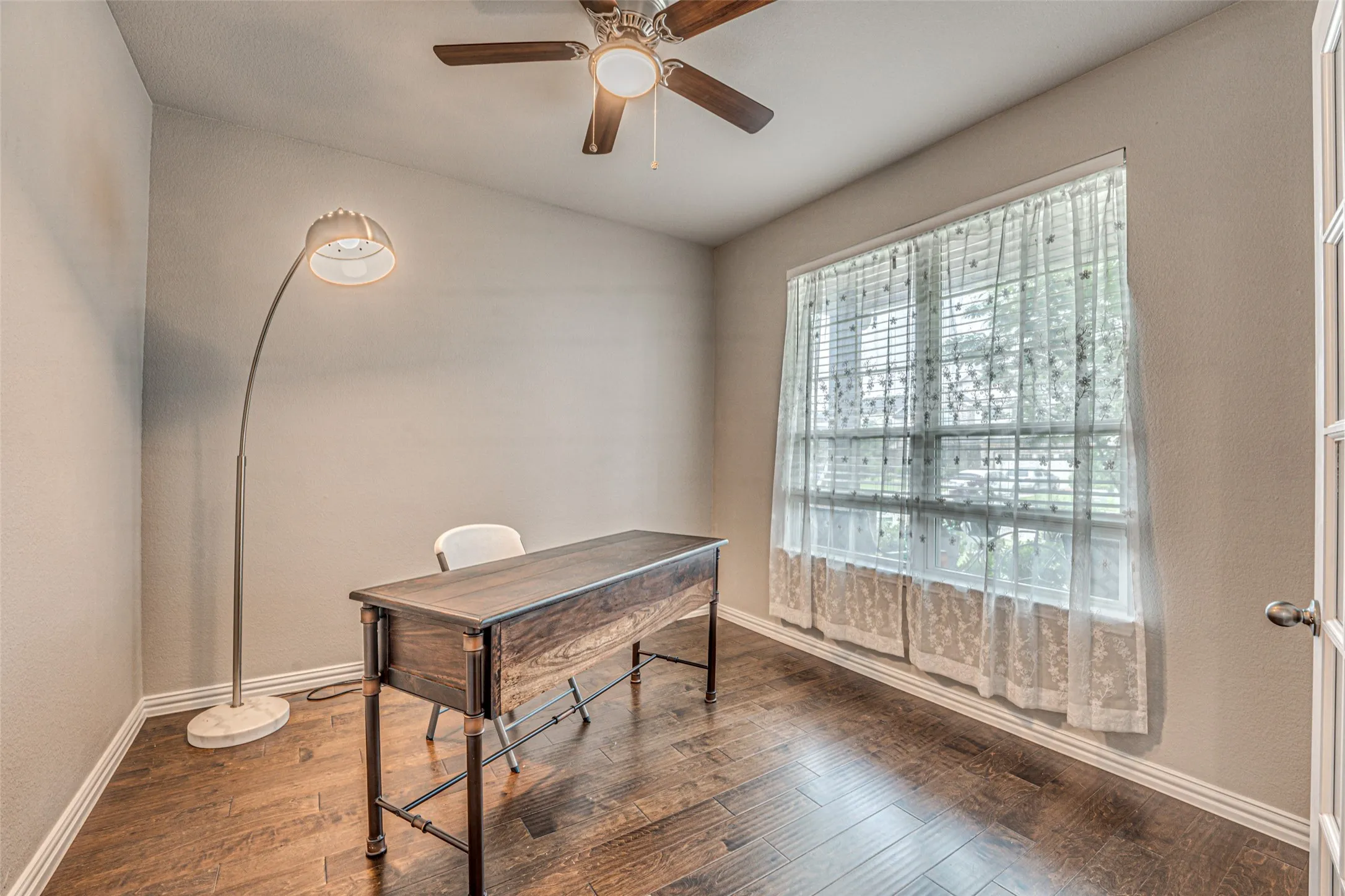 Single Family Residence For Rent in Grayson County , 909 Gambel Drive, Sherman, Texas 75092, 4 Bedroom, 3 Bathroom, 2 Garage spaces, 2,698 Sqft, built in 2021, mls#21403992, Real Estate Agent in Sherman, Homes For Rent in Grayson county, Homes For Rent in Sherman, Realtor in Sherman Texas, Real Estate Brokerage Independent Realty Texas, Luminita Cordes Realtor