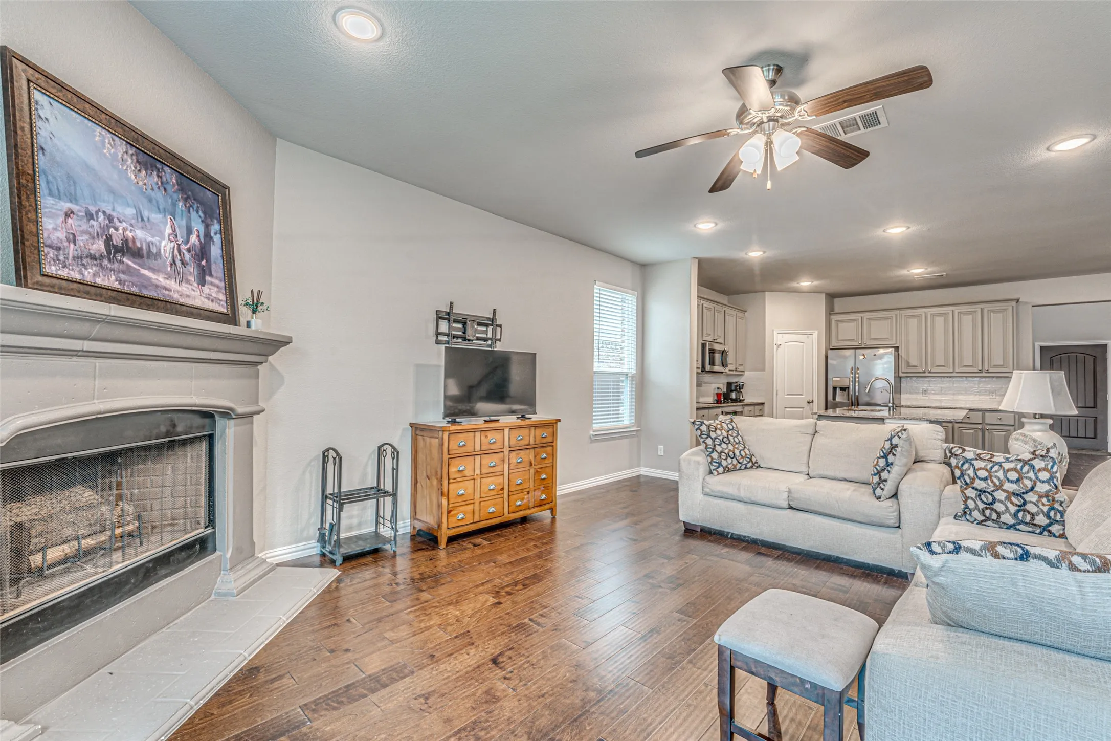 Single Family Residence For Rent in Grayson County , 909 Gambel Drive, Sherman, Texas 75092, 4 Bedroom, 3 Bathroom, 2 Garage spaces, 2,698 Sqft, built in 2021, mls#21403992, Real Estate Agent in Sherman, Homes For Rent in Grayson county, Homes For Rent in Sherman, Realtor in Sherman Texas, Real Estate Brokerage Independent Realty Texas, Luminita Cordes Realtor