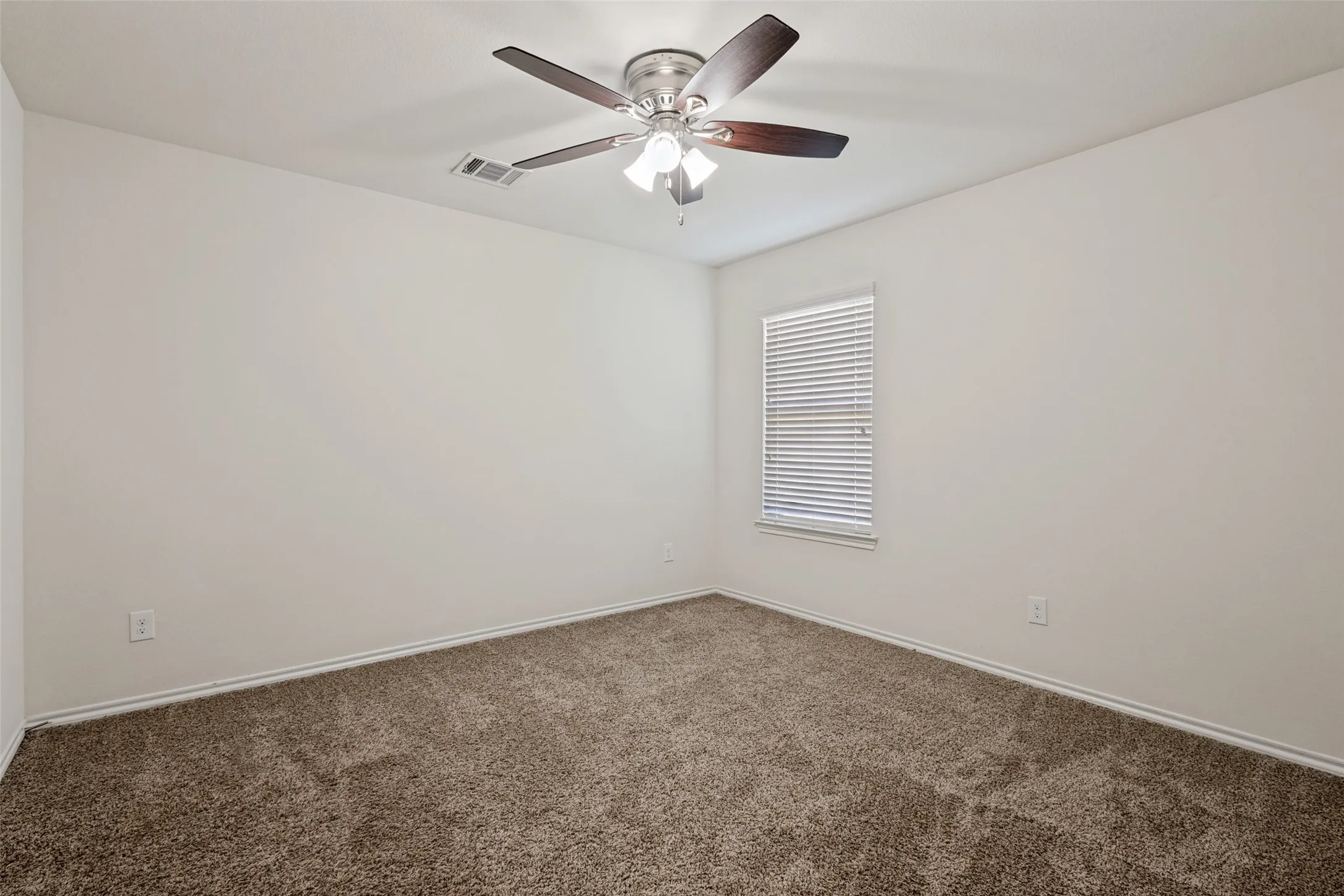 Single Family Residence For Sale in Collin County , 1113 Meadow Side Drive, Princeton, Texas 75407, 4 Bedroom, 2 Bathroom, 2 Garage spaces, 2,080 Sqft, built in 2018, mls#21404650, Real Estate Agent in Princeton, Homes For Sale in Collin county, Homes For Sale in Princeton, Realtor in Princeton Texas, Real Estate Brokerage Independent Realty Texas, Luminita Cordes Realtor