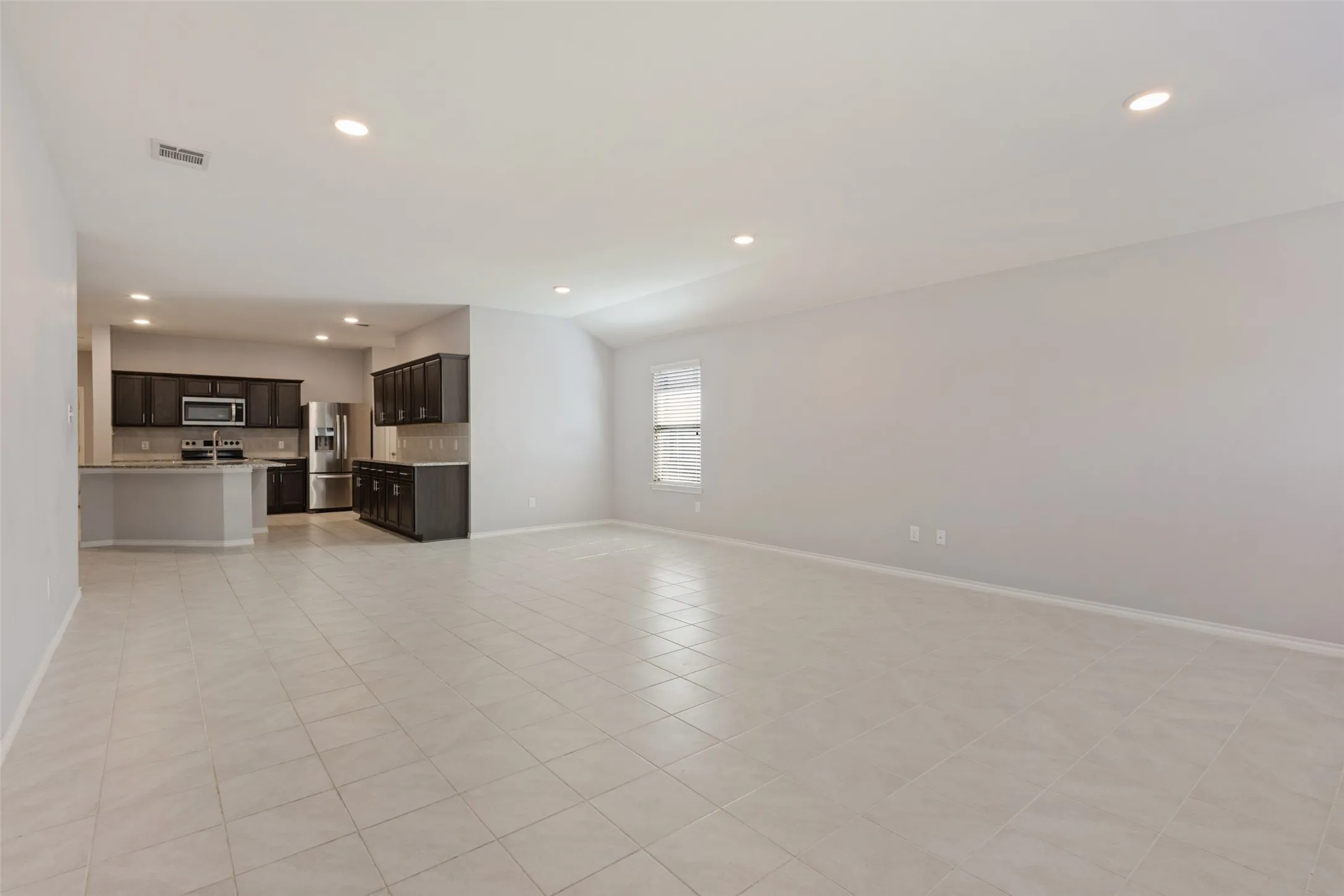 Single Family Residence For Sale in Collin County , 1113 Meadow Side Drive, Princeton, Texas 75407, 4 Bedroom, 2 Bathroom, 2 Garage spaces, 2,080 Sqft, built in 2018, mls#21404650, Real Estate Agent in Princeton, Homes For Sale in Collin county, Homes For Sale in Princeton, Realtor in Princeton Texas, Real Estate Brokerage Independent Realty Texas, Luminita Cordes Realtor