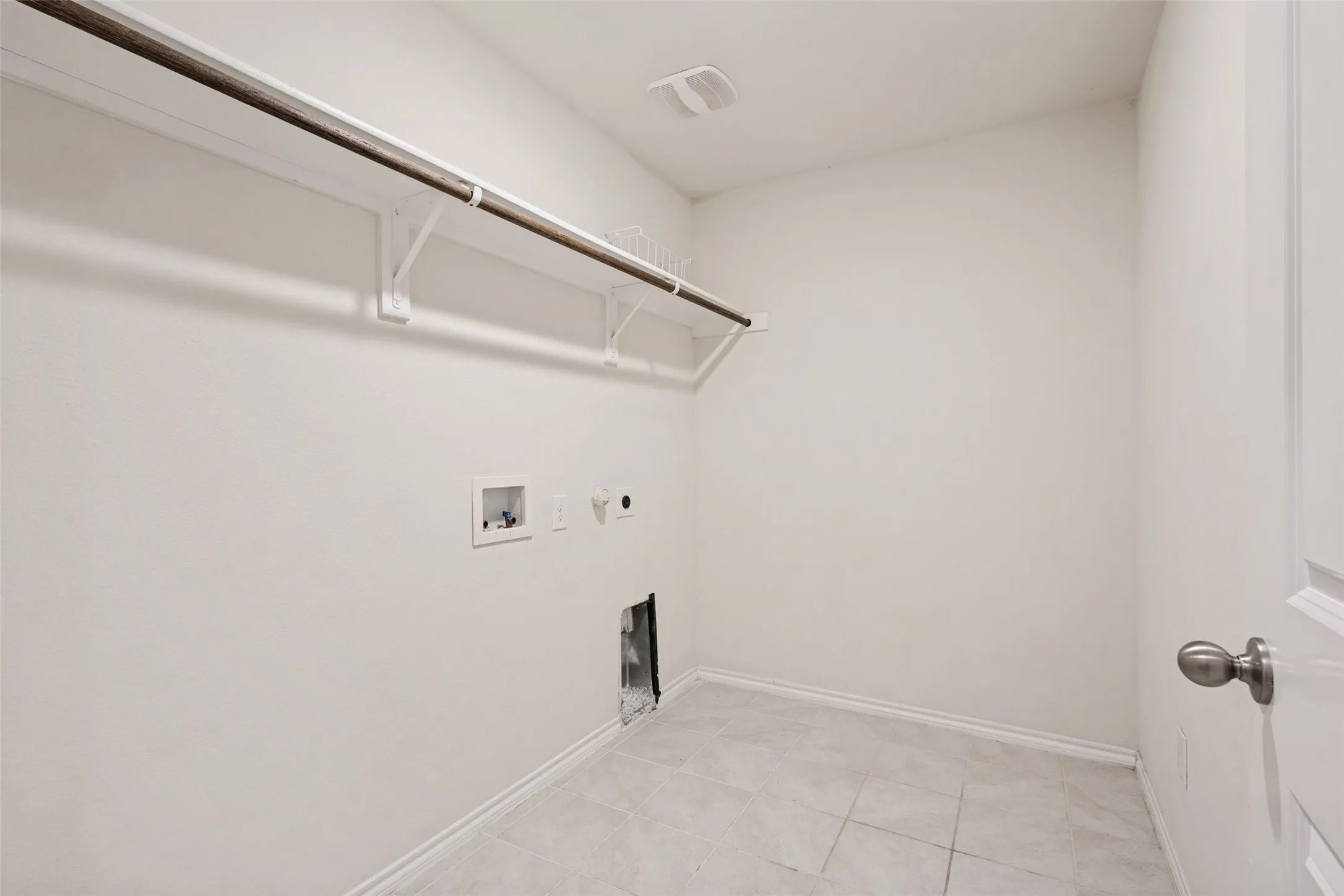 Single Family Residence For Sale in Collin County , 1113 Meadow Side Drive, Princeton, Texas 75407, 4 Bedroom, 2 Bathroom, 2 Garage spaces, 2,080 Sqft, built in 2018, mls#21404650, Real Estate Agent in Princeton, Homes For Sale in Collin county, Homes For Sale in Princeton, Realtor in Princeton Texas, Real Estate Brokerage Independent Realty Texas, Luminita Cordes Realtor