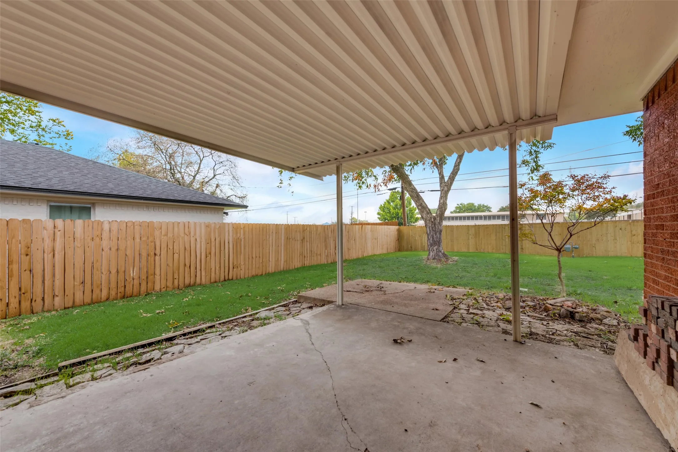 Single Family Residence For Sale in Dallas County , 2643 San Medina Avenue, Dallas, Texas 75228, 3 Bedroom, 2 Bathroom, 2 Garage spaces, 1,528 Sqft, built in 1956, mls#21404764, Real Estate Agent in Dallas, Homes For Sale in Dallas county, Homes For Sale in Dallas, Realtor in Dallas Texas, Real Estate Brokerage Independent Realty Texas, Luminita Cordes Realtor