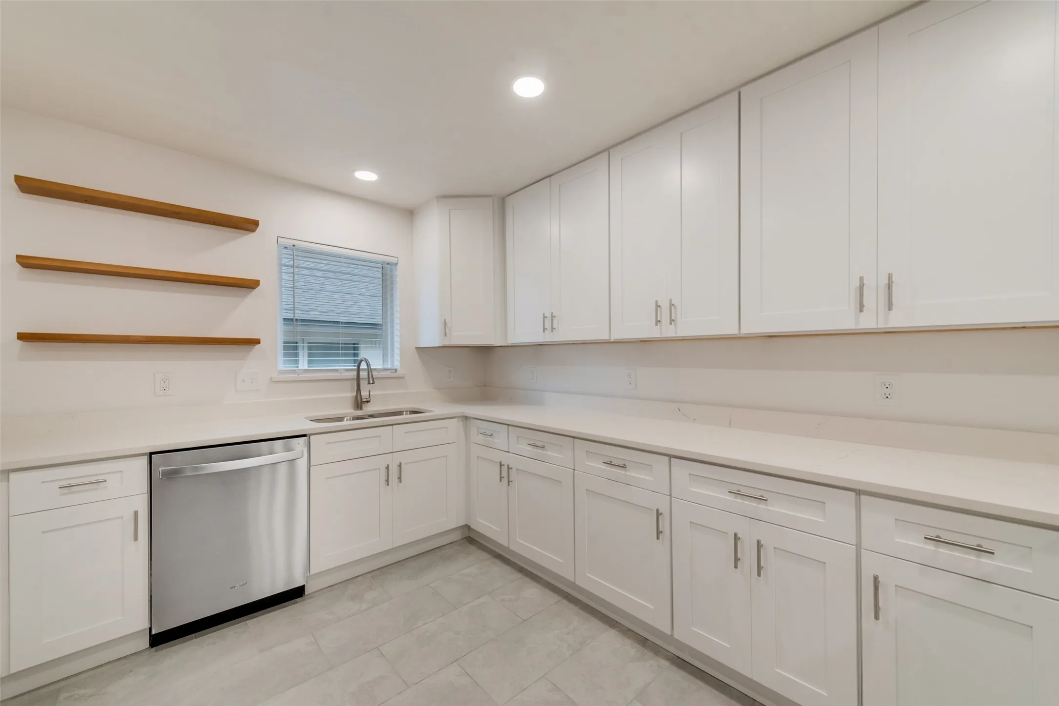 Single Family Residence For Sale in Dallas County , 2643 San Medina Avenue, Dallas, Texas 75228, 3 Bedroom, 2 Bathroom, 2 Garage spaces, 1,528 Sqft, built in 1956, mls#21404764, Real Estate Agent in Dallas, Homes For Sale in Dallas county, Homes For Sale in Dallas, Realtor in Dallas Texas, Real Estate Brokerage Independent Realty Texas, Luminita Cordes Realtor