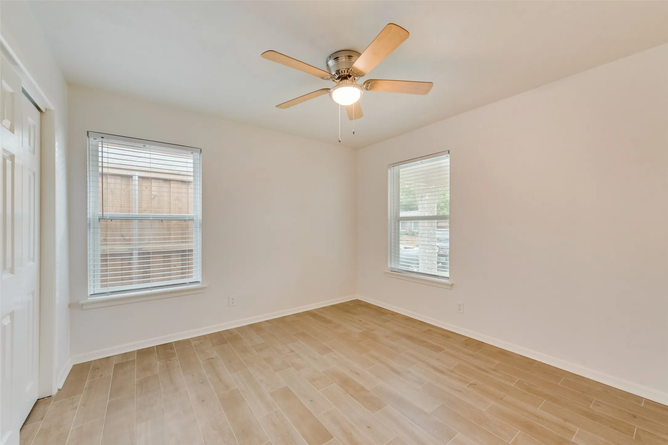 Single Family Residence For Sale in Dallas County , 2643 San Medina Avenue, Dallas, Texas 75228, 3 Bedroom, 2 Bathroom, 2 Garage spaces, 1,528 Sqft, built in 1956, mls#21404764, Real Estate Agent in Dallas, Homes For Sale in Dallas county, Homes For Sale in Dallas, Realtor in Dallas Texas, Real Estate Brokerage Independent Realty Texas, Luminita Cordes Realtor