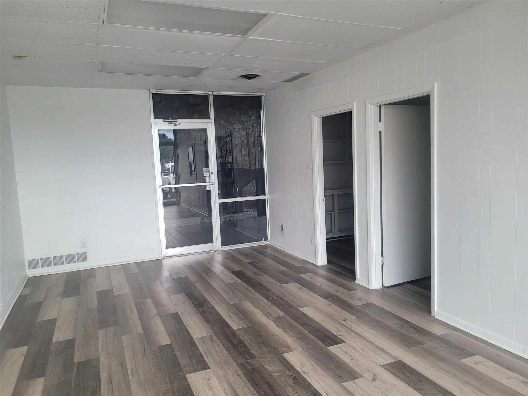 Office For Sale in Tarrant County , 1244 Karla Drive, Hurst, Texas 76053, 0, 0, Garage spaces, 0 Sqft, built in 1962, mls#21395668, Real Estate Agent in Hurst, Homes For Sale in Tarrant county, Homes For Sale in Hurst, Realtor in Hurst Texas, Real Estate Brokerage Independent Realty Texas, Luminita Cordes Realtor