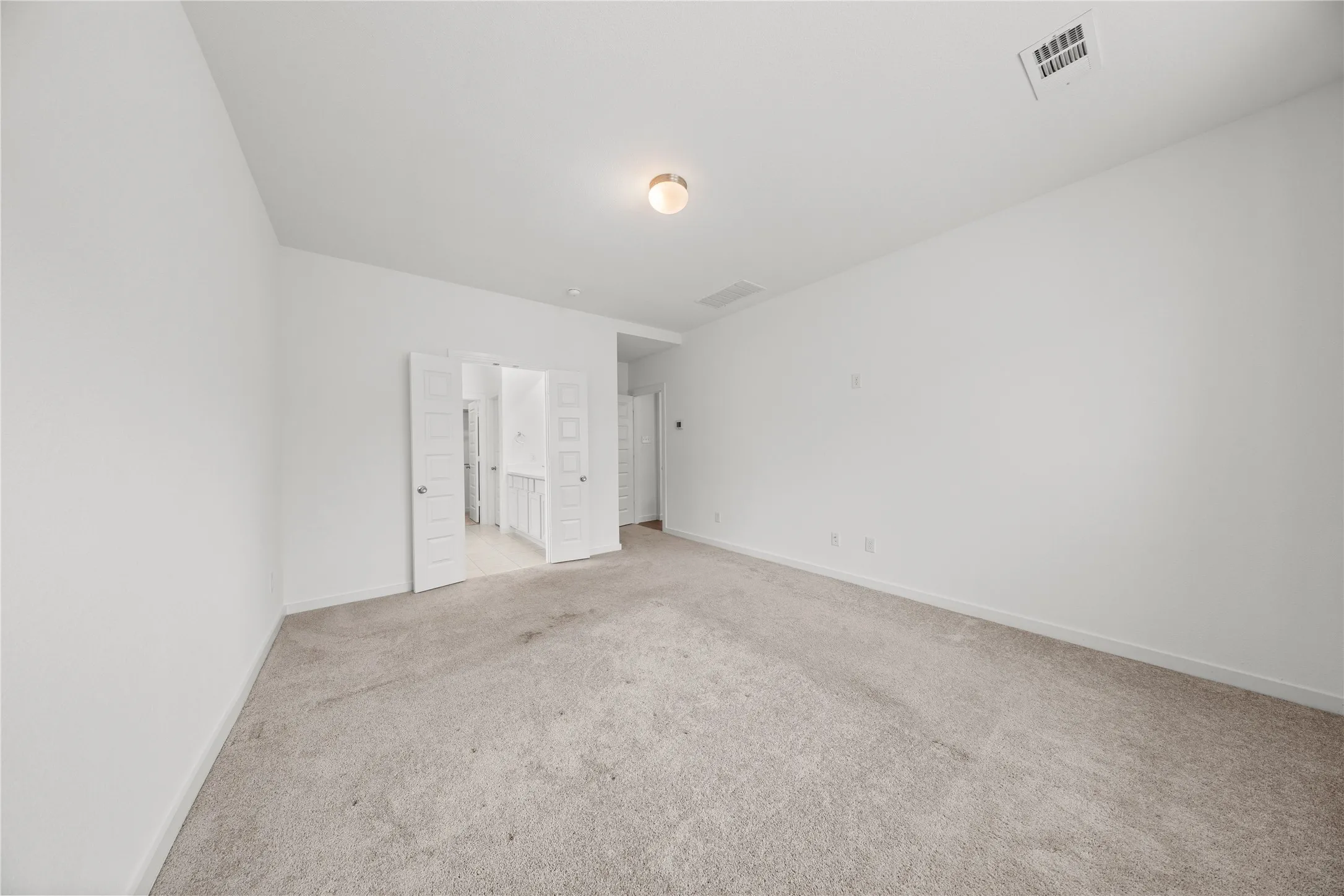 Single Family Residence For Sale in Kaufman County , 3955 Chesapeake Lane, Heartland, Texas 75126, 5 Bedroom, 3 Bathroom, 2 Garage spaces, 2,579 Sqft, built in 2019, mls#21404367, Real Estate Agent in Heartland, Homes For Sale in Kaufman county, Homes For Sale in Heartland, Realtor in Heartland Texas, Real Estate Brokerage Independent Realty Texas, Luminita Cordes Realtor