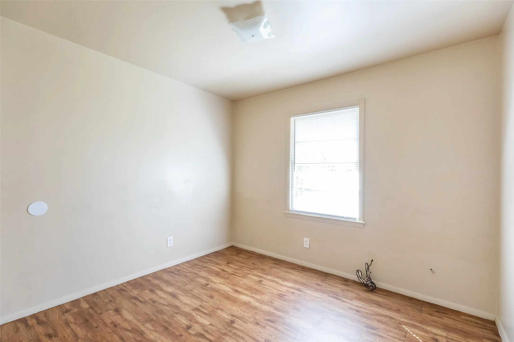 Single Family Residence For Rent in Taylor County , 2809 S 27th Street, Abilene, Texas 79605, 3 Bedroom, 1 Bathroom, 1 Garage spaces, 864 Sqft, built in 1959, mls#21402117, Real Estate Agent in Abilene, Homes For Rent in Taylor county, Homes For Rent in Abilene, Realtor in Abilene Texas, Real Estate Brokerage Independent Realty Texas, Luminita Cordes Realtor