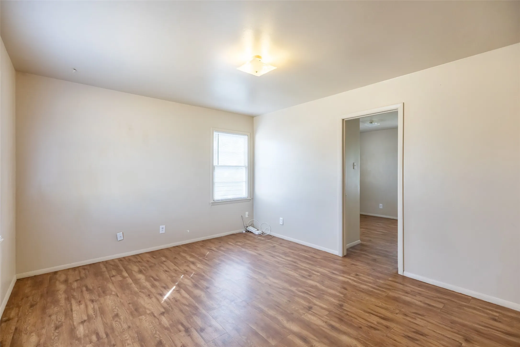 Single Family Residence For Rent in Taylor County , 2809 S 27th Street, Abilene, Texas 79605, 3 Bedroom, 1 Bathroom, 1 Garage spaces, 864 Sqft, built in 1959, mls#21402117, Real Estate Agent in Abilene, Homes For Rent in Taylor county, Homes For Rent in Abilene, Realtor in Abilene Texas, Real Estate Brokerage Independent Realty Texas, Luminita Cordes Realtor