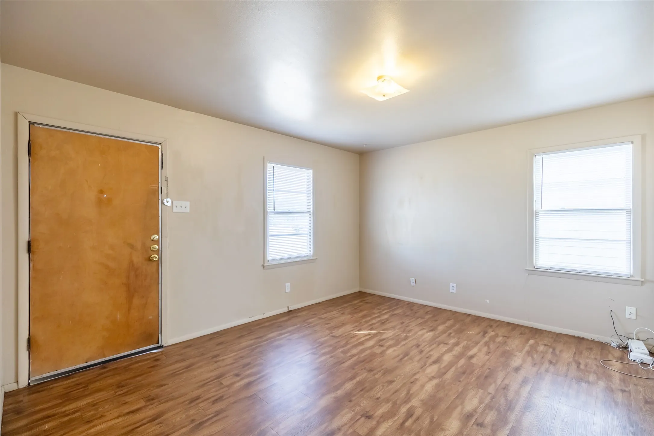 Single Family Residence For Rent in Taylor County , 2809 S 27th Street, Abilene, Texas 79605, 3 Bedroom, 1 Bathroom, 1 Garage spaces, 864 Sqft, built in 1959, mls#21402117, Real Estate Agent in Abilene, Homes For Rent in Taylor county, Homes For Rent in Abilene, Realtor in Abilene Texas, Real Estate Brokerage Independent Realty Texas, Luminita Cordes Realtor