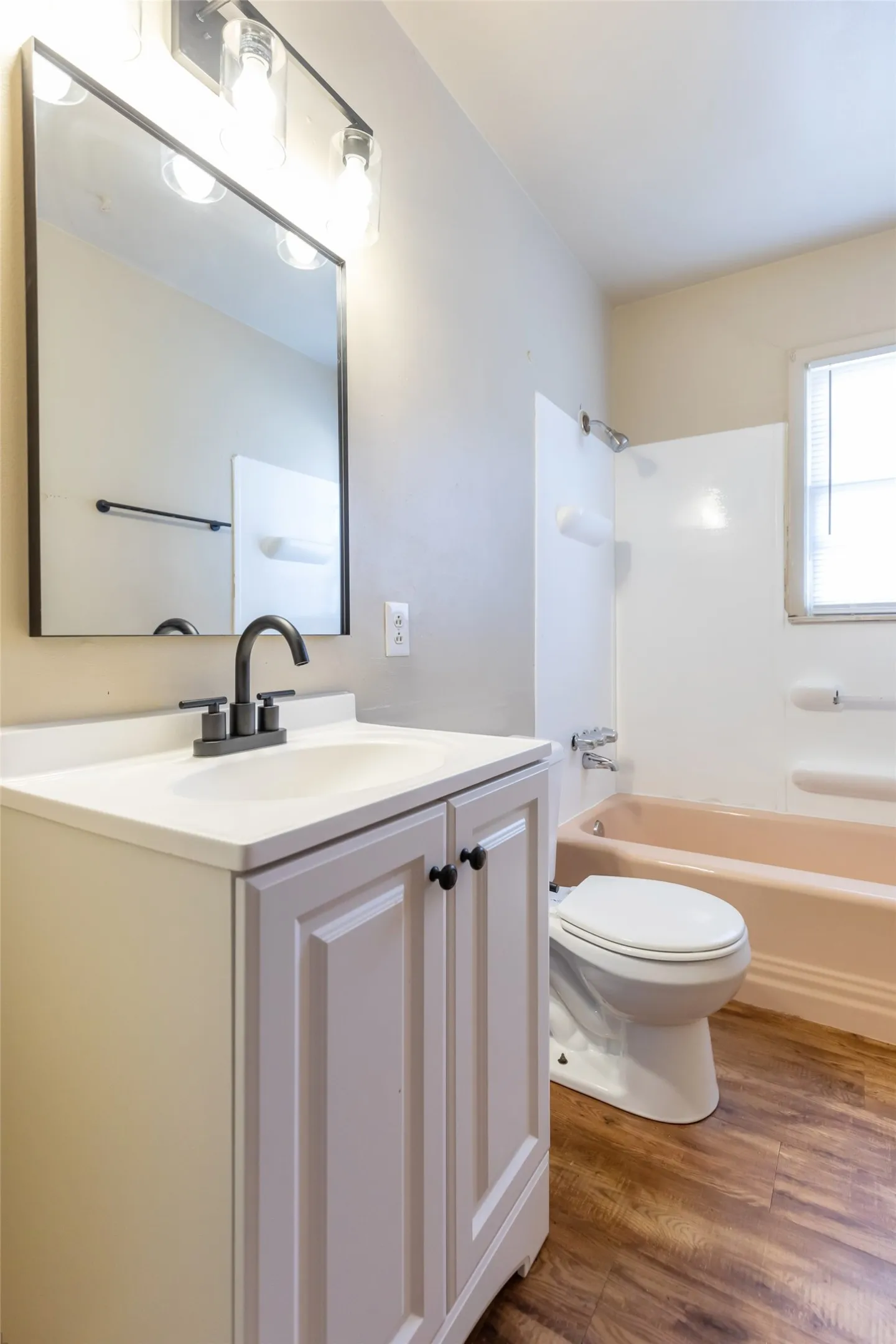 Single Family Residence For Rent in Taylor County , 2809 S 27th Street, Abilene, Texas 79605, 3 Bedroom, 1 Bathroom, 1 Garage spaces, 864 Sqft, built in 1959, mls#21402117, Real Estate Agent in Abilene, Homes For Rent in Taylor county, Homes For Rent in Abilene, Realtor in Abilene Texas, Real Estate Brokerage Independent Realty Texas, Luminita Cordes Realtor