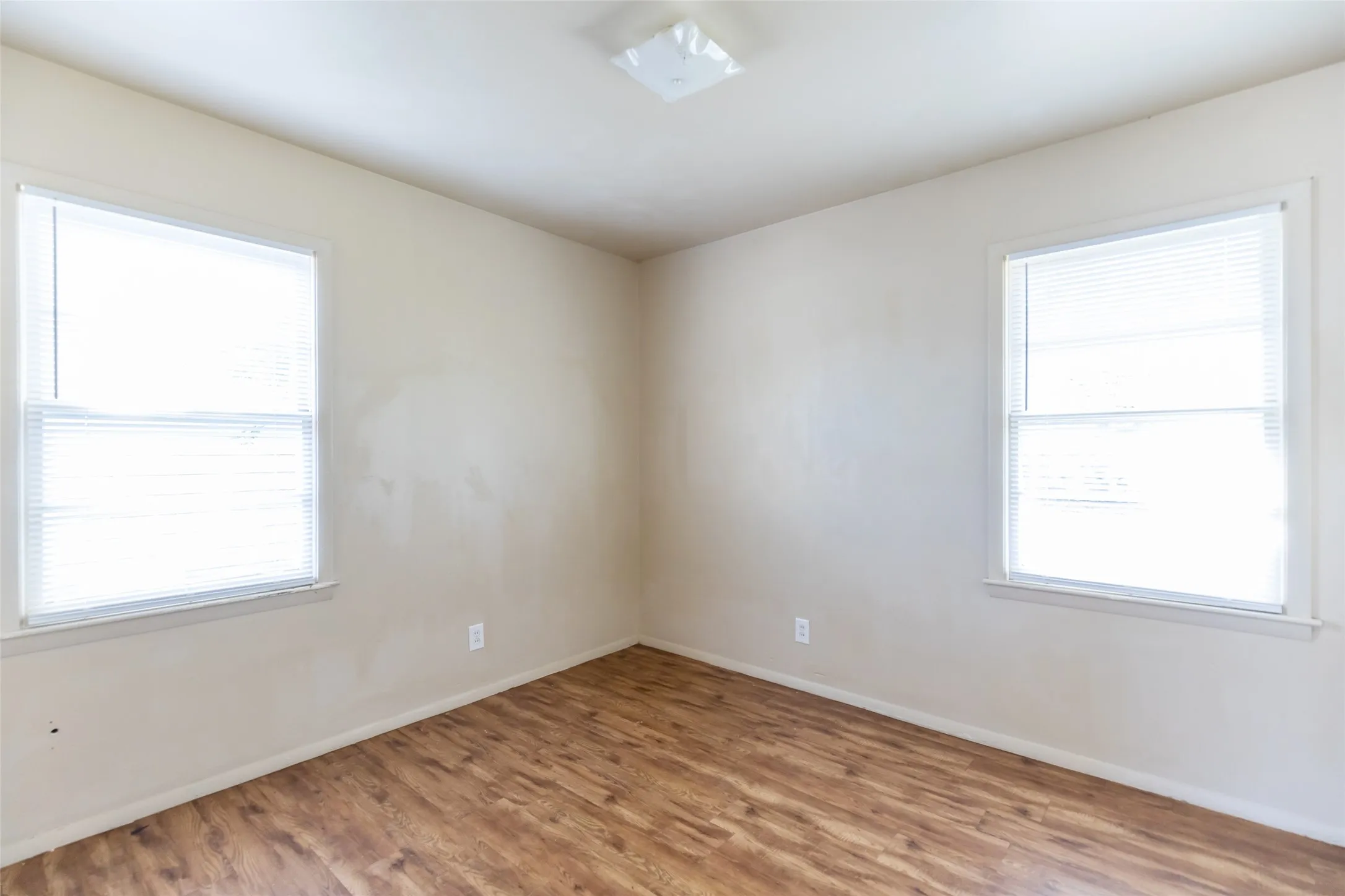 Single Family Residence For Rent in Taylor County , 2809 S 27th Street, Abilene, Texas 79605, 3 Bedroom, 1 Bathroom, 1 Garage spaces, 864 Sqft, built in 1959, mls#21402117, Real Estate Agent in Abilene, Homes For Rent in Taylor county, Homes For Rent in Abilene, Realtor in Abilene Texas, Real Estate Brokerage Independent Realty Texas, Luminita Cordes Realtor
