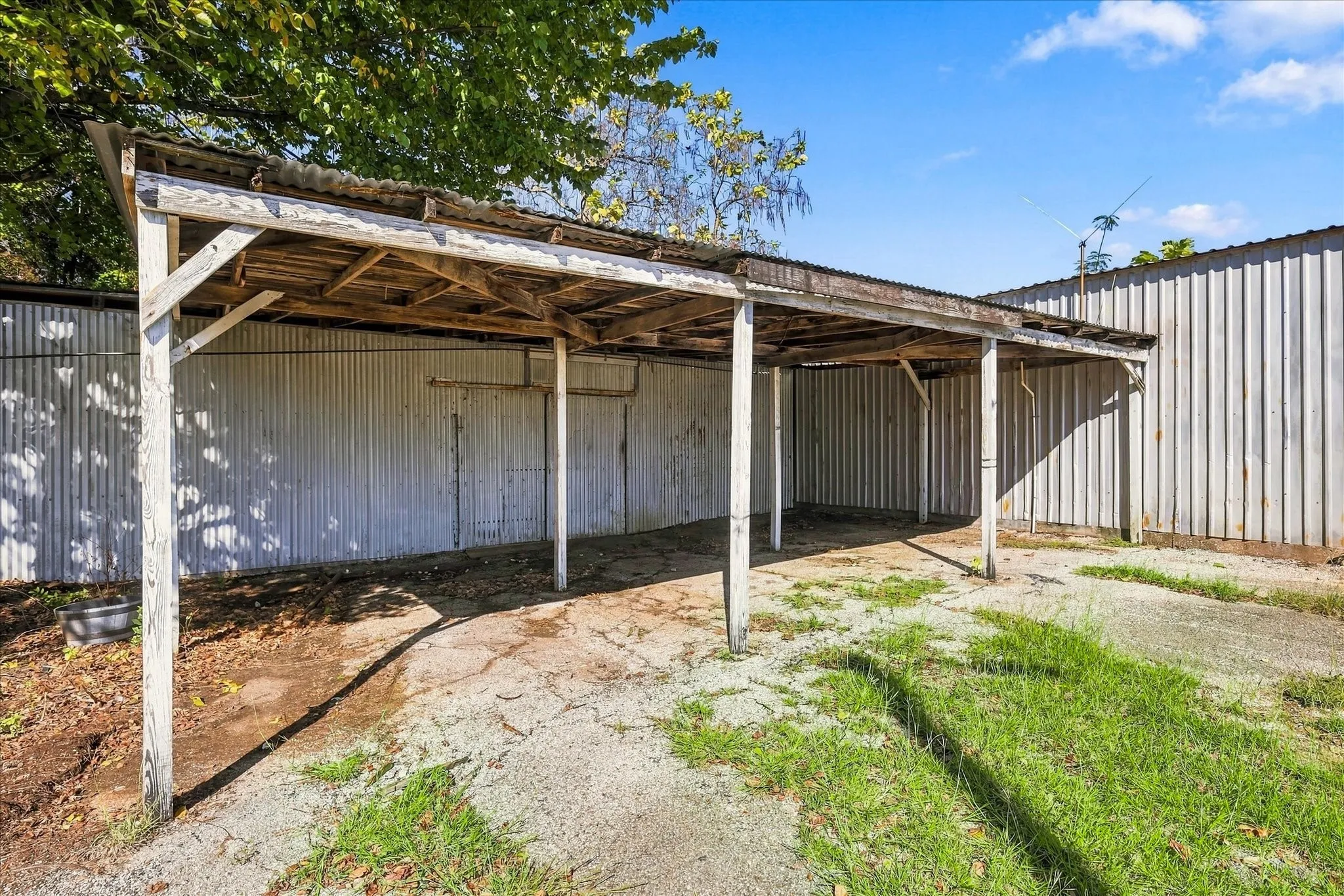 Industrial For Sale in Grayson County , 102 College Street, Whitesboro, Texas 76273, 0, 0, Garage spaces, 0 Sqft, built in 1955, mls#21404724, Real Estate Agent in Whitesboro, Homes For Sale in Grayson county, Homes For Sale in Whitesboro, Realtor in Whitesboro Texas, Real Estate Brokerage Independent Realty Texas, Luminita Cordes Realtor