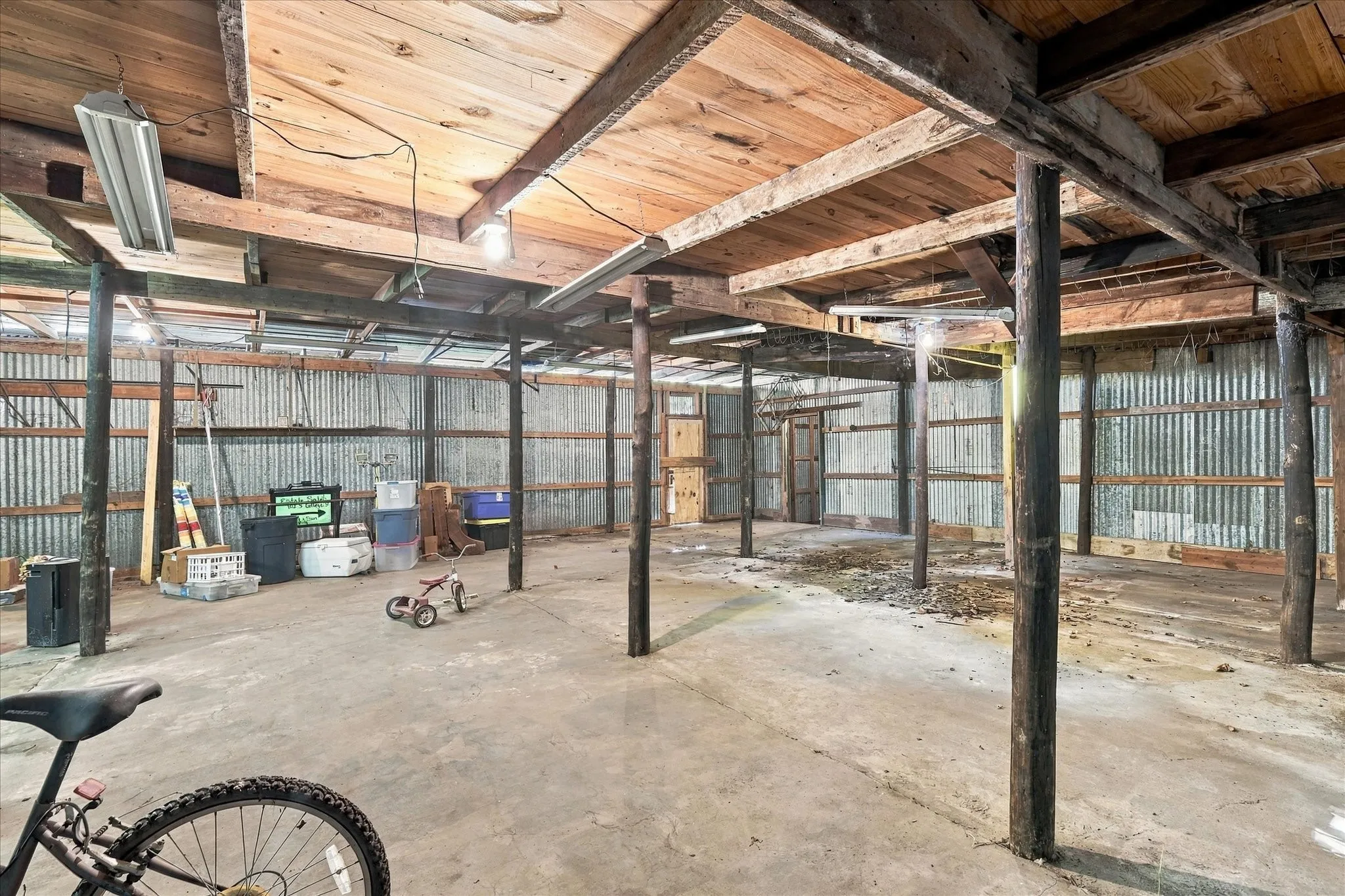 Industrial For Sale in Grayson County , 102 College Street, Whitesboro, Texas 76273, 0, 0, Garage spaces, 0 Sqft, built in 1955, mls#21404724, Real Estate Agent in Whitesboro, Homes For Sale in Grayson county, Homes For Sale in Whitesboro, Realtor in Whitesboro Texas, Real Estate Brokerage Independent Realty Texas, Luminita Cordes Realtor