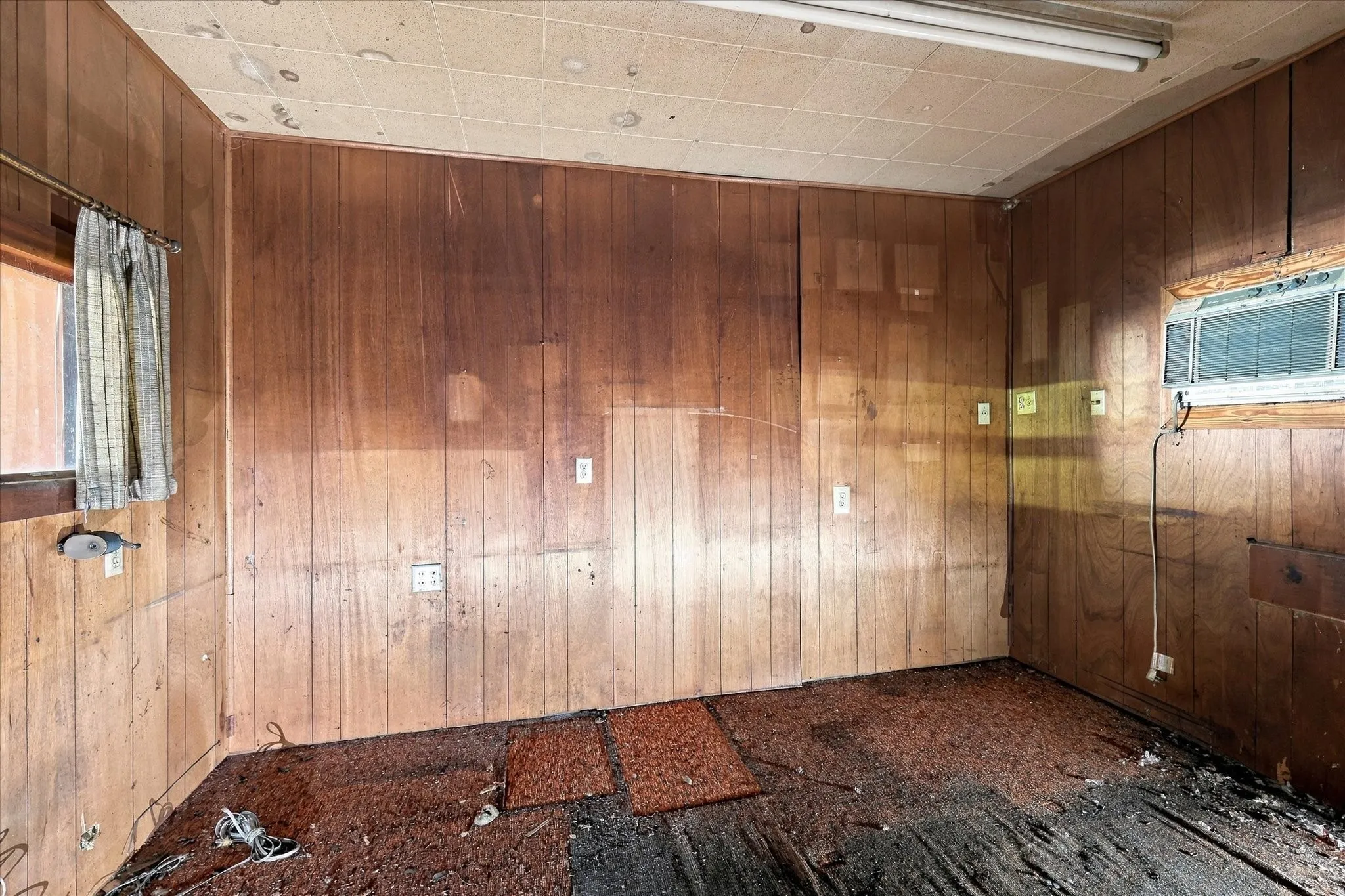 Industrial For Sale in Grayson County , 102 College Street, Whitesboro, Texas 76273, 0, 0, Garage spaces, 0 Sqft, built in 1955, mls#21404724, Real Estate Agent in Whitesboro, Homes For Sale in Grayson county, Homes For Sale in Whitesboro, Realtor in Whitesboro Texas, Real Estate Brokerage Independent Realty Texas, Luminita Cordes Realtor