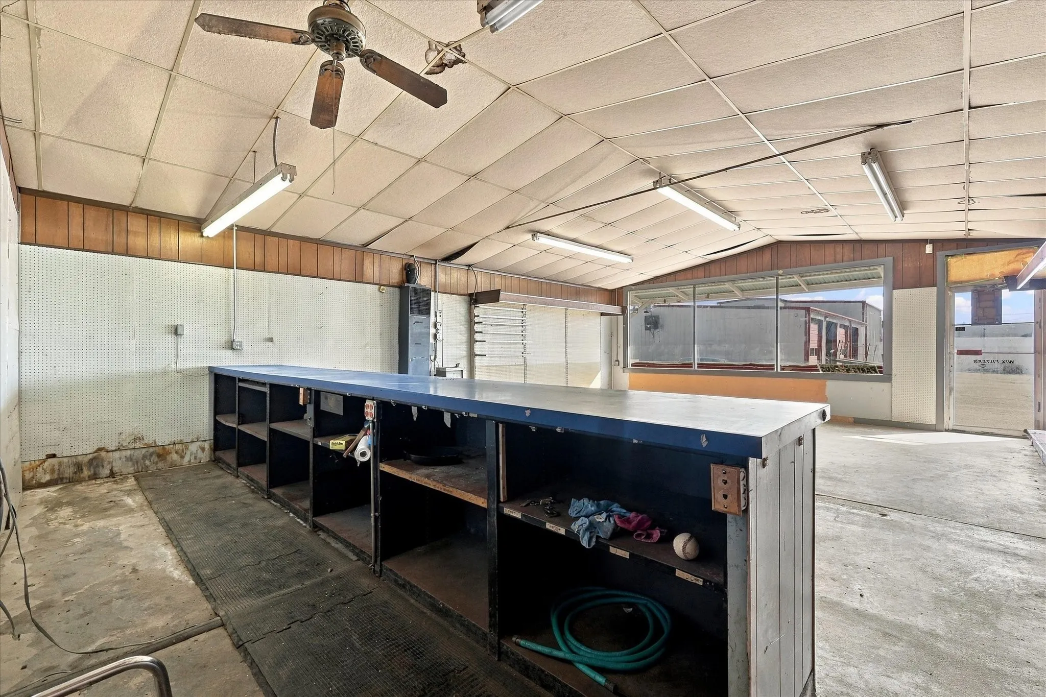 Industrial For Sale in Grayson County , 102 College Street, Whitesboro, Texas 76273, 0, 0, Garage spaces, 0 Sqft, built in 1955, mls#21404724, Real Estate Agent in Whitesboro, Homes For Sale in Grayson county, Homes For Sale in Whitesboro, Realtor in Whitesboro Texas, Real Estate Brokerage Independent Realty Texas, Luminita Cordes Realtor