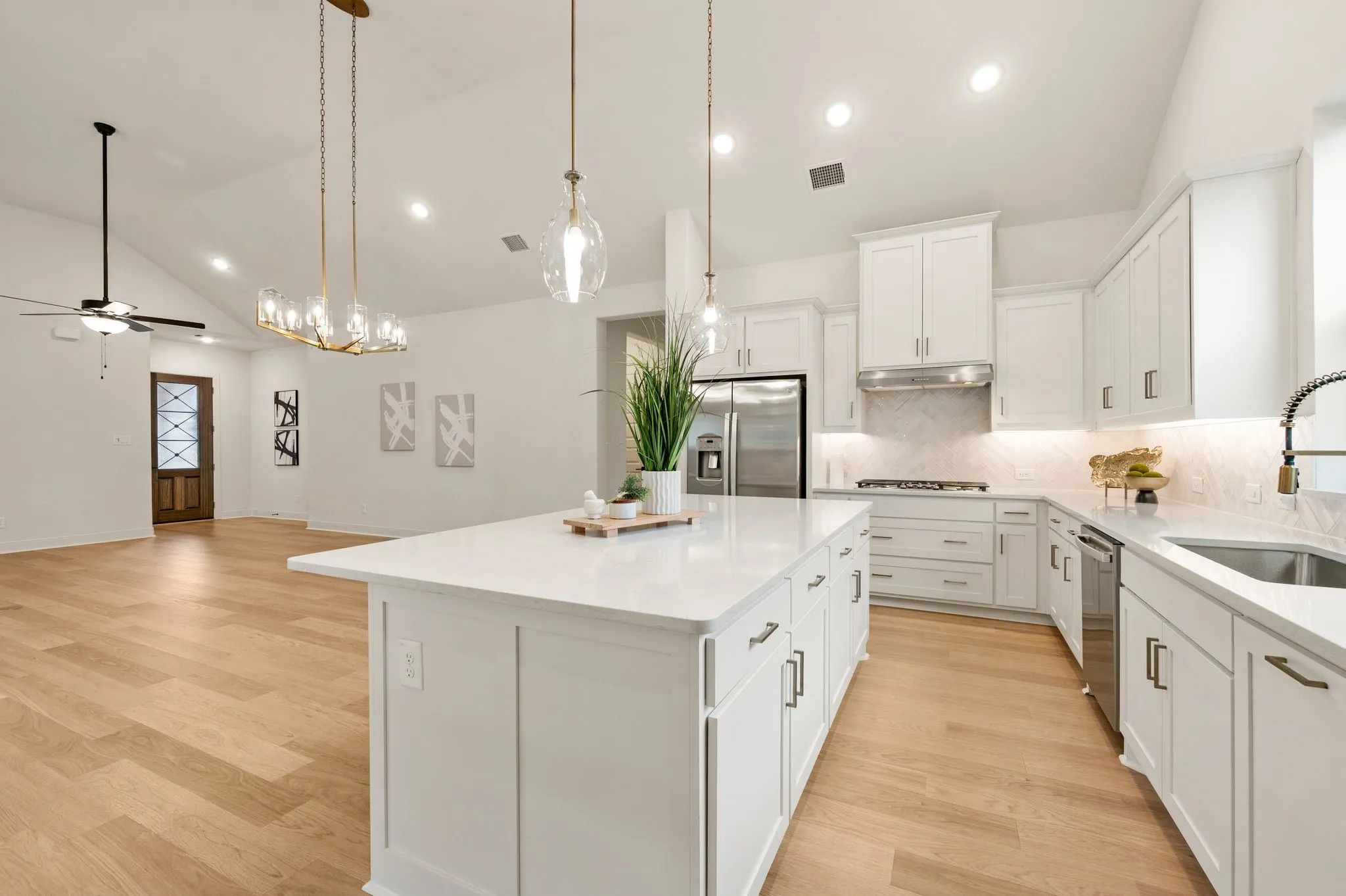 Single Family Residence For Sale in Tarrant County , 4821 Forest Crest Parkway, Arlington, Texas 76005, 2 Bedroom, 2 Bathroom, 2 Garage spaces, 1,884 Sqft, built in 2024, mls#21404757, Real Estate Agent in Arlington, Homes For Sale in Tarrant county, Homes For Sale in Arlington, Realtor in Arlington Texas, Real Estate Brokerage Independent Realty Texas, Luminita Cordes Realtor