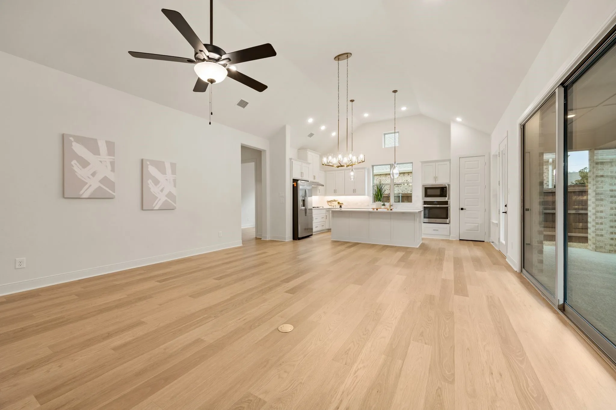 Single Family Residence For Sale in Tarrant County , 4821 Forest Crest Parkway, Arlington, Texas 76005, 2 Bedroom, 2 Bathroom, 2 Garage spaces, 1,884 Sqft, built in 2024, mls#21404757, Real Estate Agent in Arlington, Homes For Sale in Tarrant county, Homes For Sale in Arlington, Realtor in Arlington Texas, Real Estate Brokerage Independent Realty Texas, Luminita Cordes Realtor