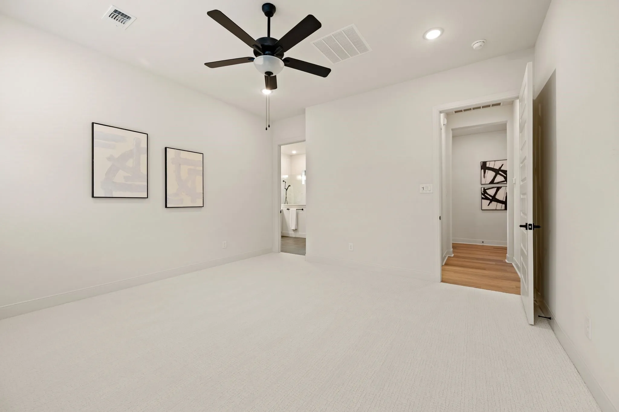 Single Family Residence For Sale in Tarrant County , 4821 Forest Crest Parkway, Arlington, Texas 76005, 2 Bedroom, 2 Bathroom, 2 Garage spaces, 1,884 Sqft, built in 2024, mls#21404757, Real Estate Agent in Arlington, Homes For Sale in Tarrant county, Homes For Sale in Arlington, Realtor in Arlington Texas, Real Estate Brokerage Independent Realty Texas, Luminita Cordes Realtor