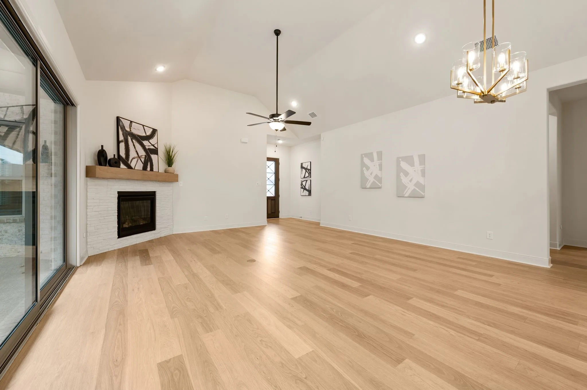 Single Family Residence For Sale in Tarrant County , 4821 Forest Crest Parkway, Arlington, Texas 76005, 2 Bedroom, 2 Bathroom, 2 Garage spaces, 1,884 Sqft, built in 2024, mls#21404757, Real Estate Agent in Arlington, Homes For Sale in Tarrant county, Homes For Sale in Arlington, Realtor in Arlington Texas, Real Estate Brokerage Independent Realty Texas, Luminita Cordes Realtor