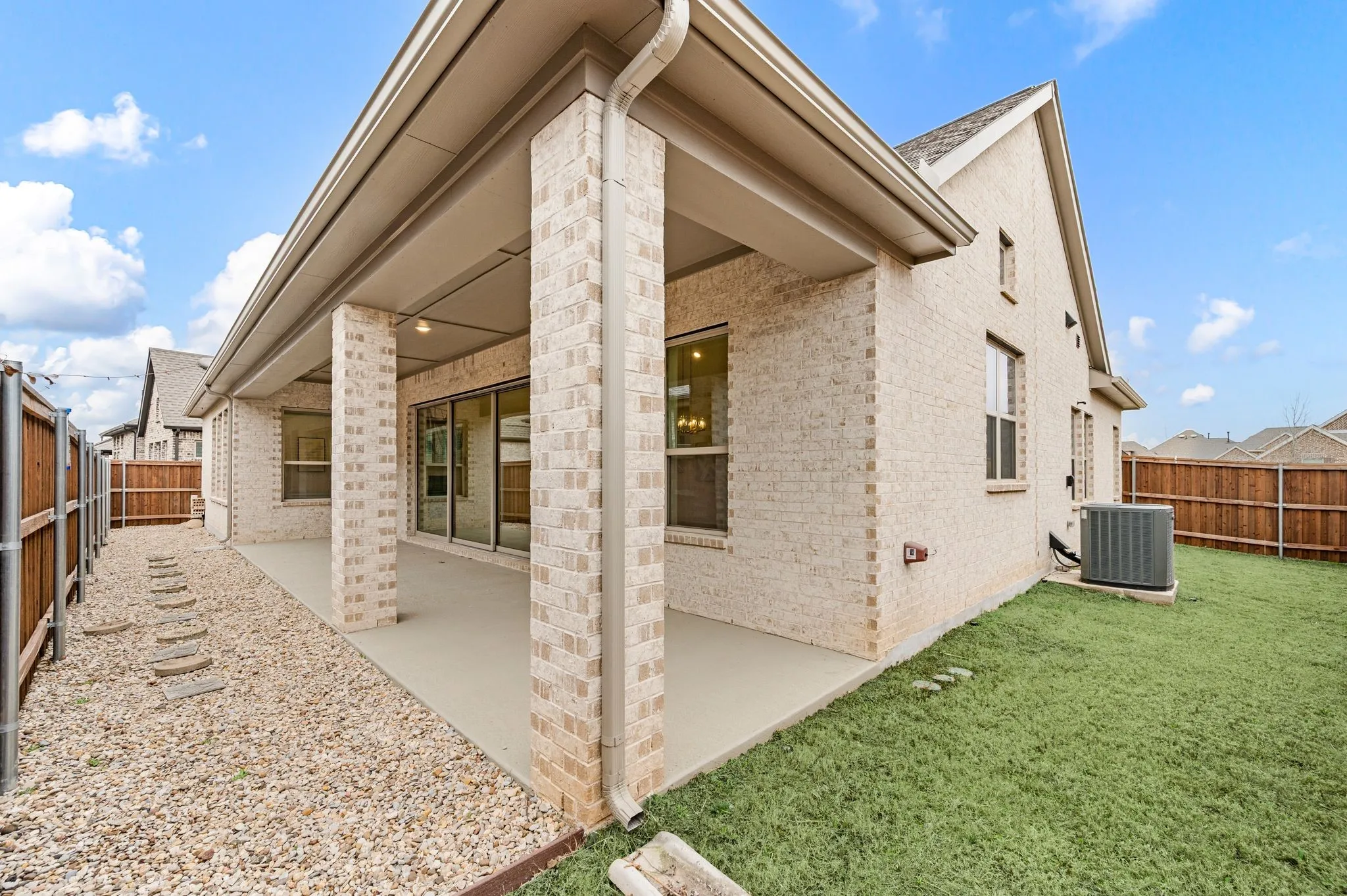 Single Family Residence For Sale in Tarrant County , 4821 Forest Crest Parkway, Arlington, Texas 76005, 2 Bedroom, 2 Bathroom, 2 Garage spaces, 1,884 Sqft, built in 2024, mls#21404757, Real Estate Agent in Arlington, Homes For Sale in Tarrant county, Homes For Sale in Arlington, Realtor in Arlington Texas, Real Estate Brokerage Independent Realty Texas, Luminita Cordes Realtor