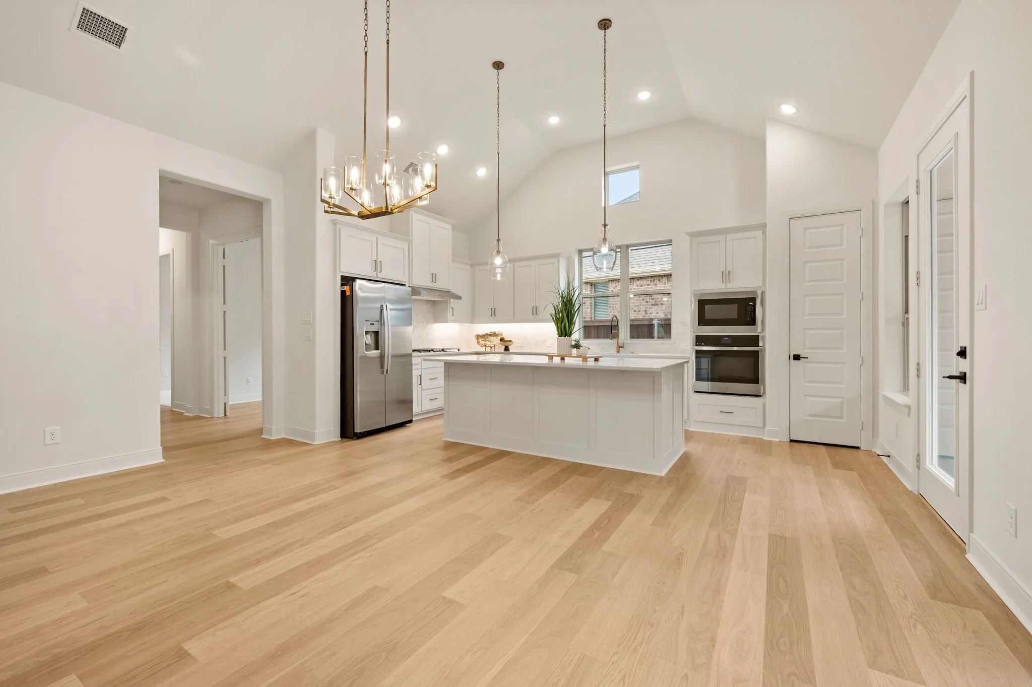 Single Family Residence For Sale in Tarrant County , 4821 Forest Crest Parkway, Arlington, Texas 76005, 2 Bedroom, 2 Bathroom, 2 Garage spaces, 1,884 Sqft, built in 2024, mls#21404757, Real Estate Agent in Arlington, Homes For Sale in Tarrant county, Homes For Sale in Arlington, Realtor in Arlington Texas, Real Estate Brokerage Independent Realty Texas, Luminita Cordes Realtor