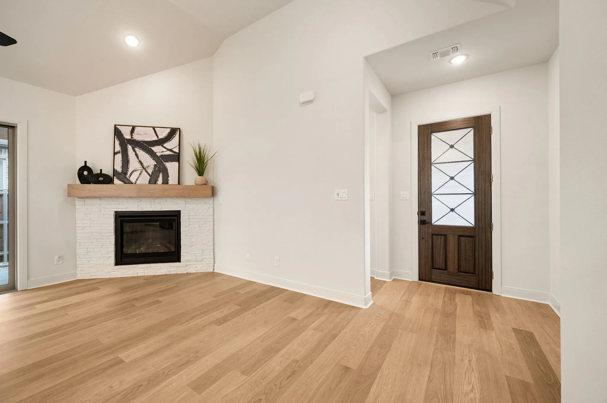 Single Family Residence For Sale in Tarrant County , 4821 Forest Crest Parkway, Arlington, Texas 76005, 2 Bedroom, 2 Bathroom, 2 Garage spaces, 1,884 Sqft, built in 2024, mls#21404757, Real Estate Agent in Arlington, Homes For Sale in Tarrant county, Homes For Sale in Arlington, Realtor in Arlington Texas, Real Estate Brokerage Independent Realty Texas, Luminita Cordes Realtor