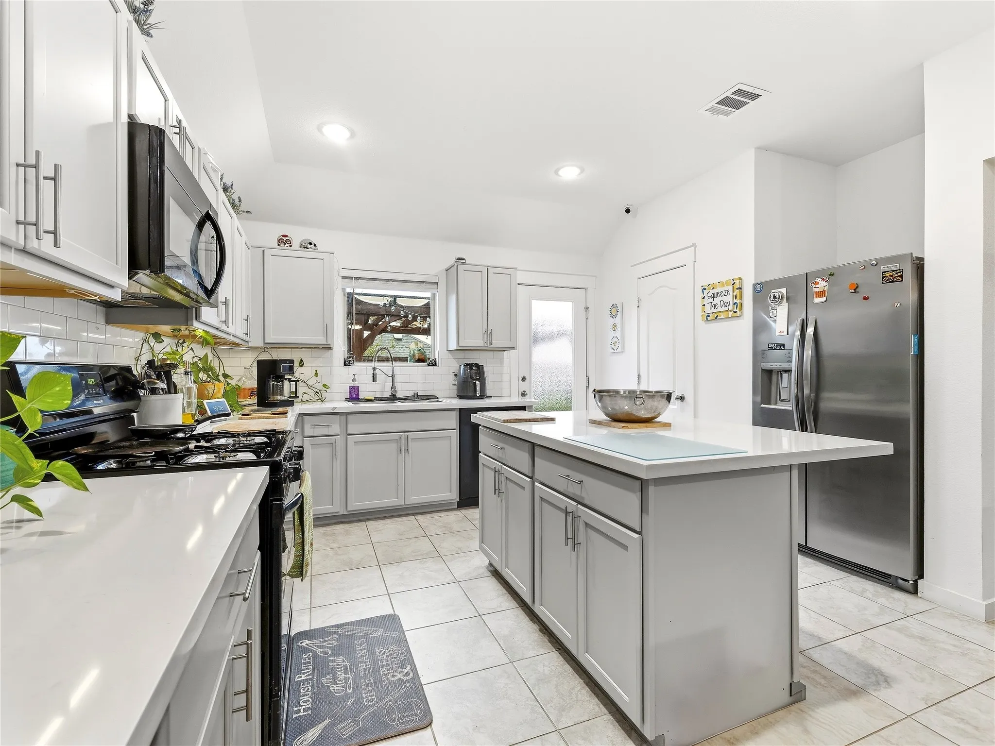 Single Family Residence For Rent in Kaufman County , 2403 Neff Lane, Forney, Texas 75126, 3 Bedroom, 2 Bathroom, 2 Garage spaces, 1,520 Sqft, built in 2021, mls#21404773, Real Estate Agent in Forney, Homes For Rent in Kaufman county, Homes For Rent in Forney, Realtor in Forney Texas, Real Estate Brokerage Independent Realty Texas, Luminita Cordes Realtor