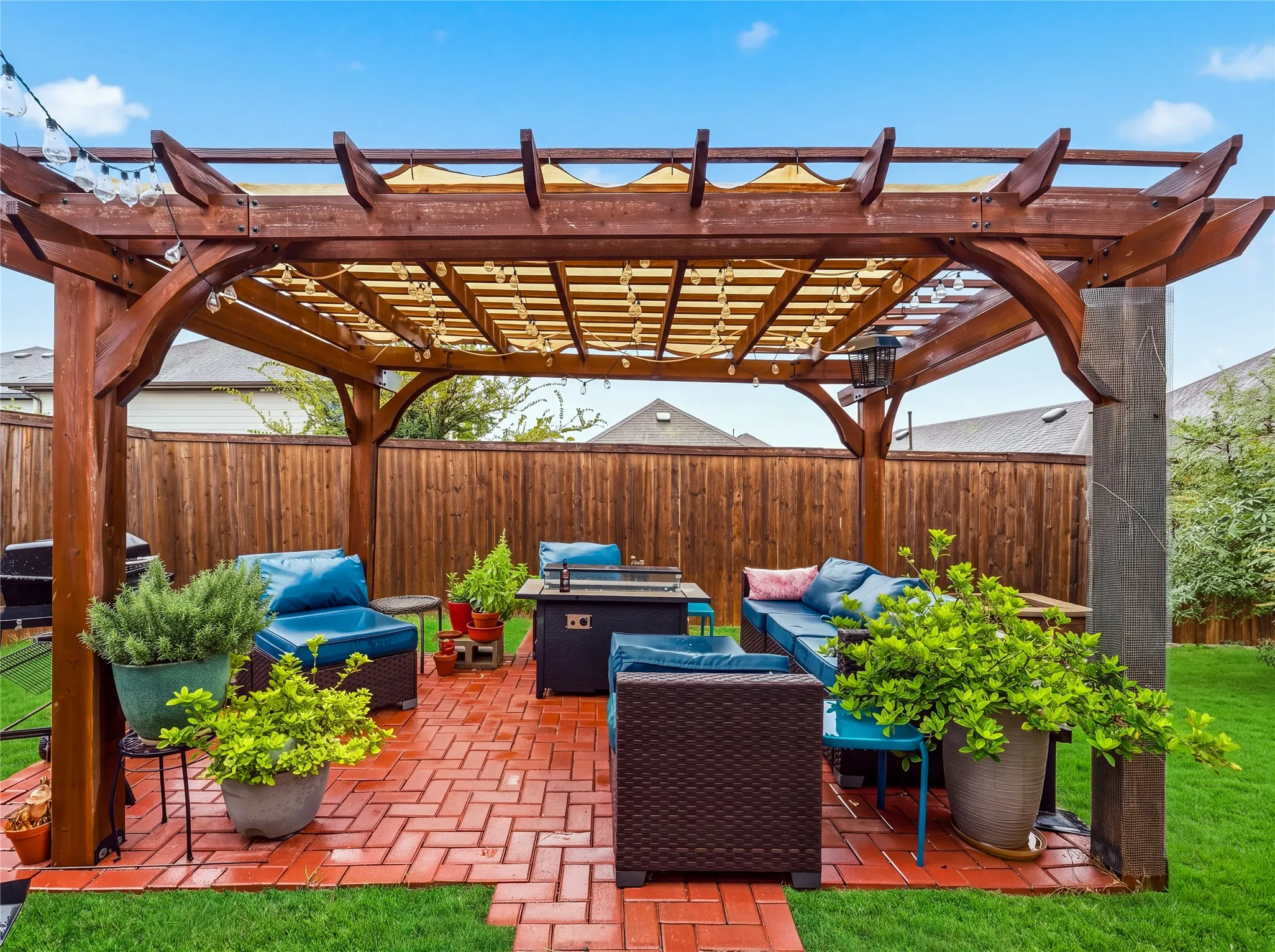 Single Family Residence For Rent in Kaufman County , 2403 Neff Lane, Forney, Texas 75126, 3 Bedroom, 2 Bathroom, 2 Garage spaces, 1,520 Sqft, built in 2021, mls#21404773, Real Estate Agent in Forney, Homes For Rent in Kaufman county, Homes For Rent in Forney, Realtor in Forney Texas, Real Estate Brokerage Independent Realty Texas, Luminita Cordes Realtor