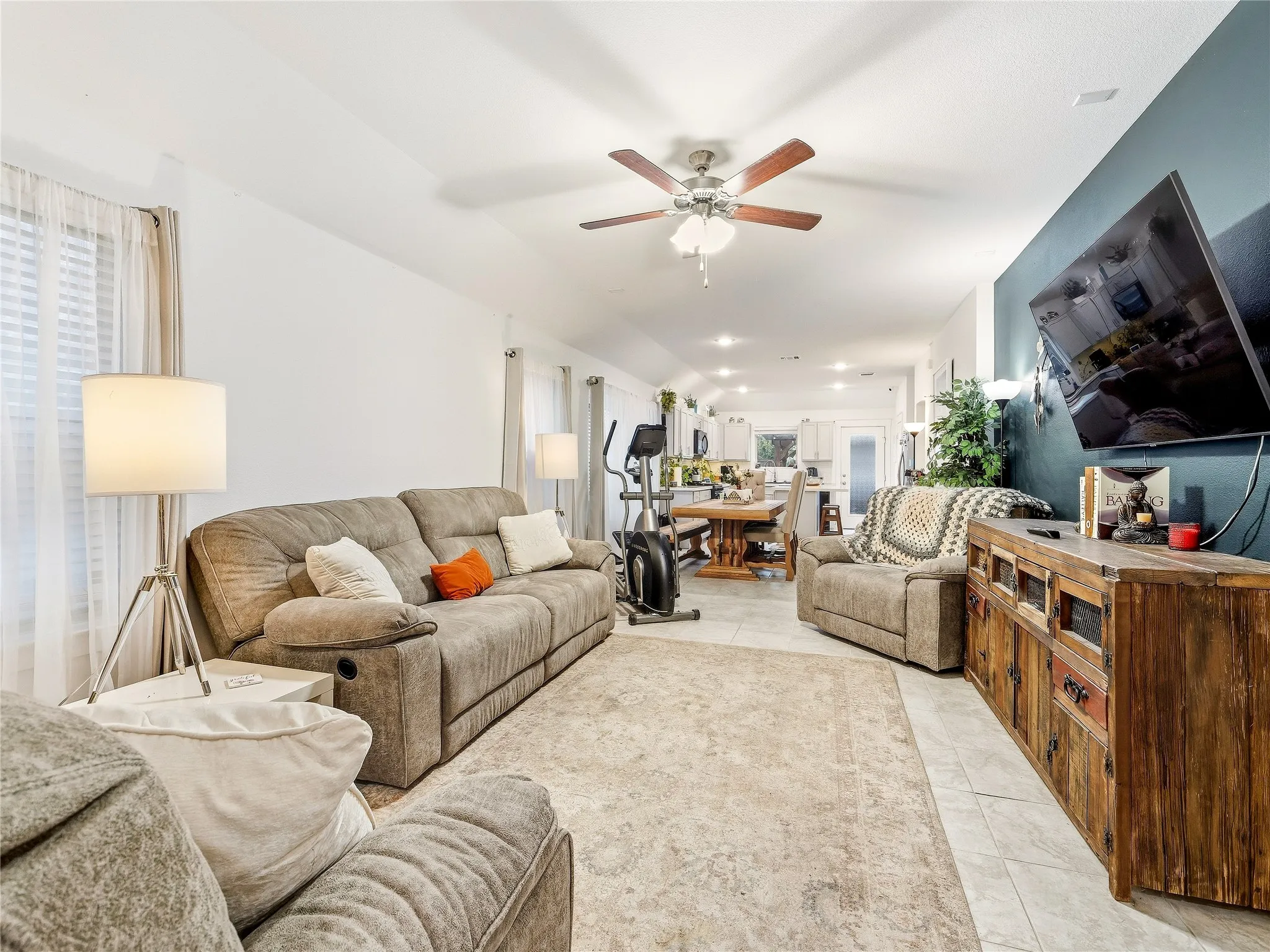 Single Family Residence For Rent in Kaufman County , 2403 Neff Lane, Forney, Texas 75126, 3 Bedroom, 2 Bathroom, 2 Garage spaces, 1,520 Sqft, built in 2021, mls#21404773, Real Estate Agent in Forney, Homes For Rent in Kaufman county, Homes For Rent in Forney, Realtor in Forney Texas, Real Estate Brokerage Independent Realty Texas, Luminita Cordes Realtor