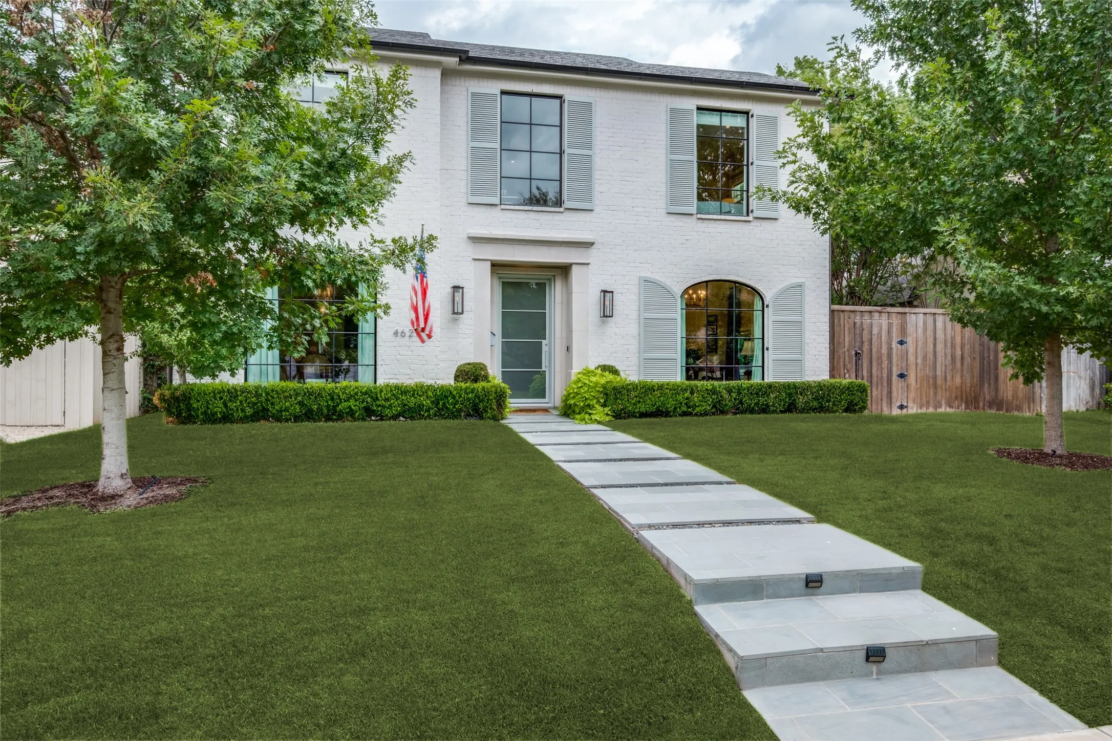 Single Family Residence For Sale in Dallas County , 4624 S Versailles Avenue, Highland Park, Texas 75209, 4 Bedroom, 4 Bathroom, 2 Garage spaces, 4,225 Sqft, built in 2019, mls#21399110, Real Estate Agent in Highland Park, Homes For Sale in Dallas county, Homes For Sale in Highland Park, Realtor in Highland Park Texas, Real Estate Brokerage Independent Realty Texas, Luminita Cordes Realtor