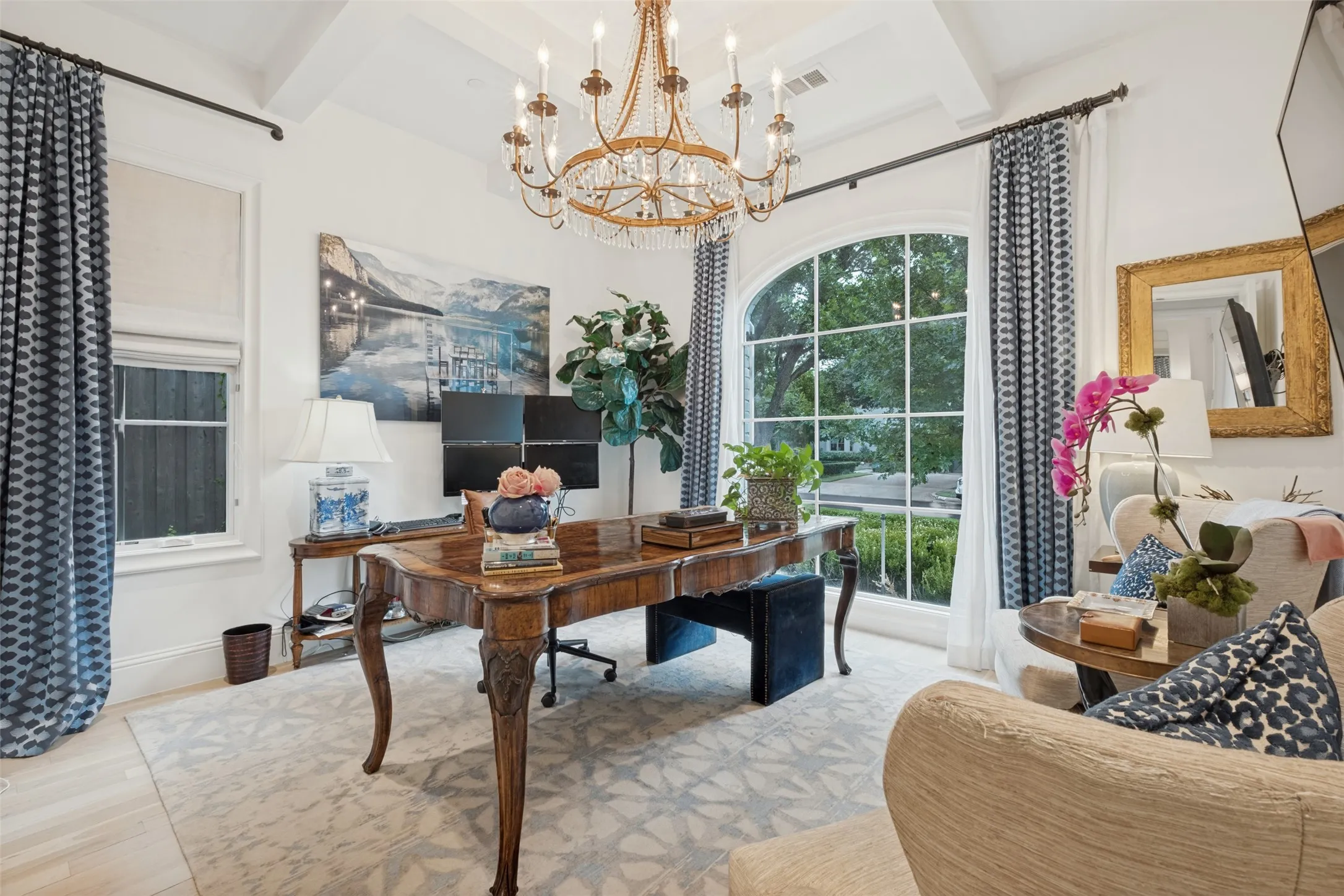 Single Family Residence For Sale in Dallas County , 4624 S Versailles Avenue, Highland Park, Texas 75209, 4 Bedroom, 4 Bathroom, 2 Garage spaces, 4,225 Sqft, built in 2019, mls#21399110, Real Estate Agent in Highland Park, Homes For Sale in Dallas county, Homes For Sale in Highland Park, Realtor in Highland Park Texas, Real Estate Brokerage Independent Realty Texas, Luminita Cordes Realtor