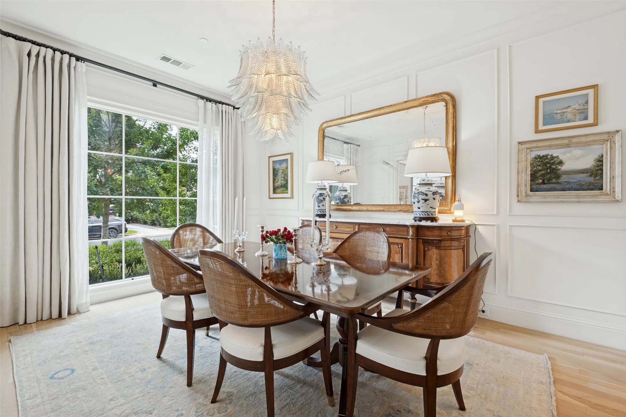 Single Family Residence For Sale in Dallas County , 4624 S Versailles Avenue, Highland Park, Texas 75209, 4 Bedroom, 4 Bathroom, 2 Garage spaces, 4,225 Sqft, built in 2019, mls#21399110, Real Estate Agent in Highland Park, Homes For Sale in Dallas county, Homes For Sale in Highland Park, Realtor in Highland Park Texas, Real Estate Brokerage Independent Realty Texas, Luminita Cordes Realtor