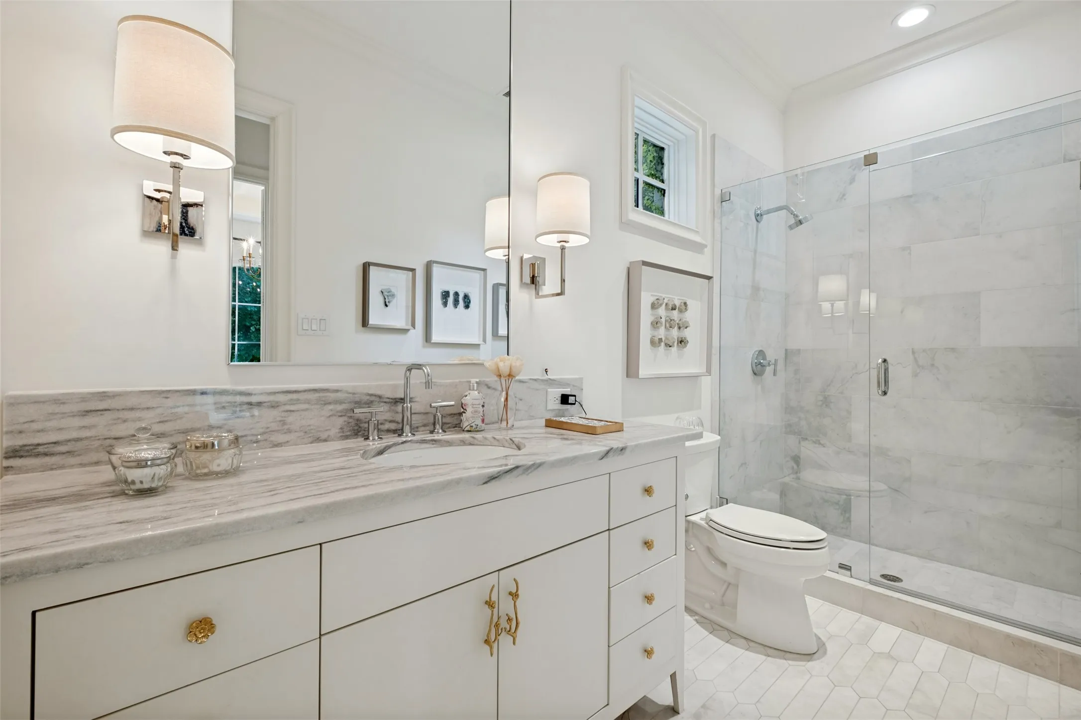 Single Family Residence For Sale in Dallas County , 4624 S Versailles Avenue, Highland Park, Texas 75209, 4 Bedroom, 4 Bathroom, 2 Garage spaces, 4,225 Sqft, built in 2019, mls#21399110, Real Estate Agent in Highland Park, Homes For Sale in Dallas county, Homes For Sale in Highland Park, Realtor in Highland Park Texas, Real Estate Brokerage Independent Realty Texas, Luminita Cordes Realtor