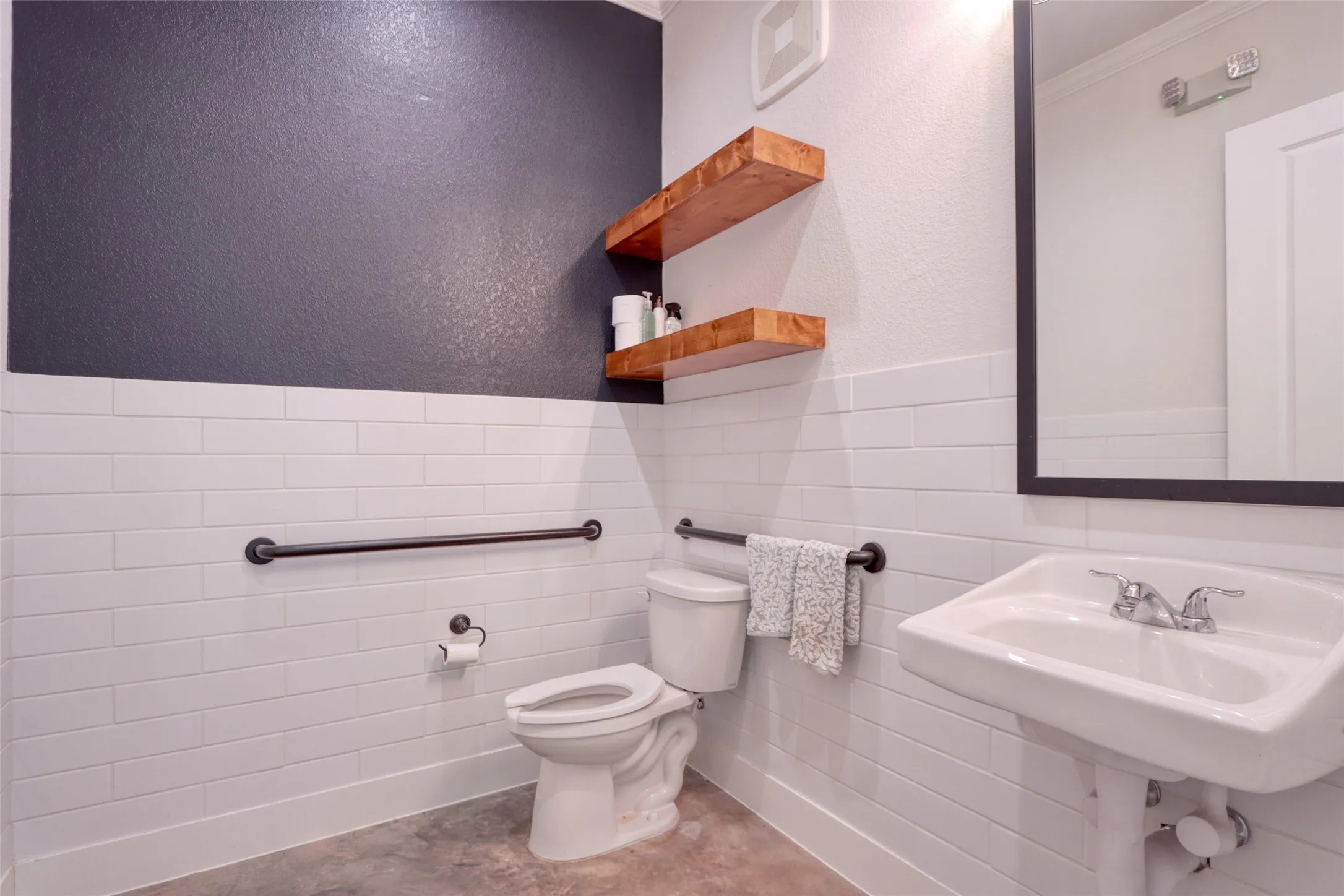 Office For Rent in Ellis County , 525 George Hopper Road 110, Midlothian, Texas 76065, 0, 0, Garage spaces, 0 Sqft, built in 2020, mls#21404754, Real Estate Agent in Midlothian, Homes For Rent in Ellis county, Homes For Rent in Midlothian, Realtor in Midlothian Texas, Real Estate Brokerage Independent Realty Texas, Luminita Cordes Realtor