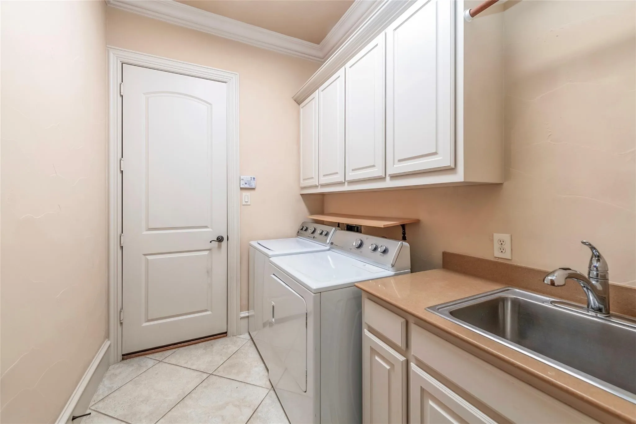 Single Family Residence For Rent in Collin County , 2709 White Dove Drive, Plano, Texas 75093, 4 Bedroom, 4 Bathroom, 2 Garage spaces, 3,390 Sqft, built in 2007, mls#21404782, Real Estate Agent in Plano, Homes For Rent in Collin county, Homes For Rent in Plano, Realtor in Plano Texas, Real Estate Brokerage Independent Realty Texas, Luminita Cordes Realtor