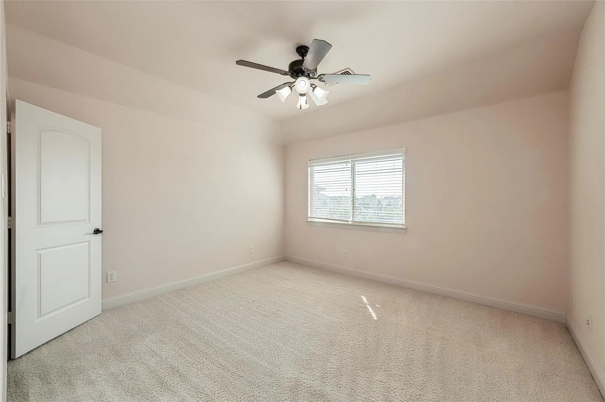 Single Family Residence For Rent in Collin County , 2709 White Dove Drive, Plano, Texas 75093, 4 Bedroom, 4 Bathroom, 2 Garage spaces, 3,390 Sqft, built in 2007, mls#21404782, Real Estate Agent in Plano, Homes For Rent in Collin county, Homes For Rent in Plano, Realtor in Plano Texas, Real Estate Brokerage Independent Realty Texas, Luminita Cordes Realtor