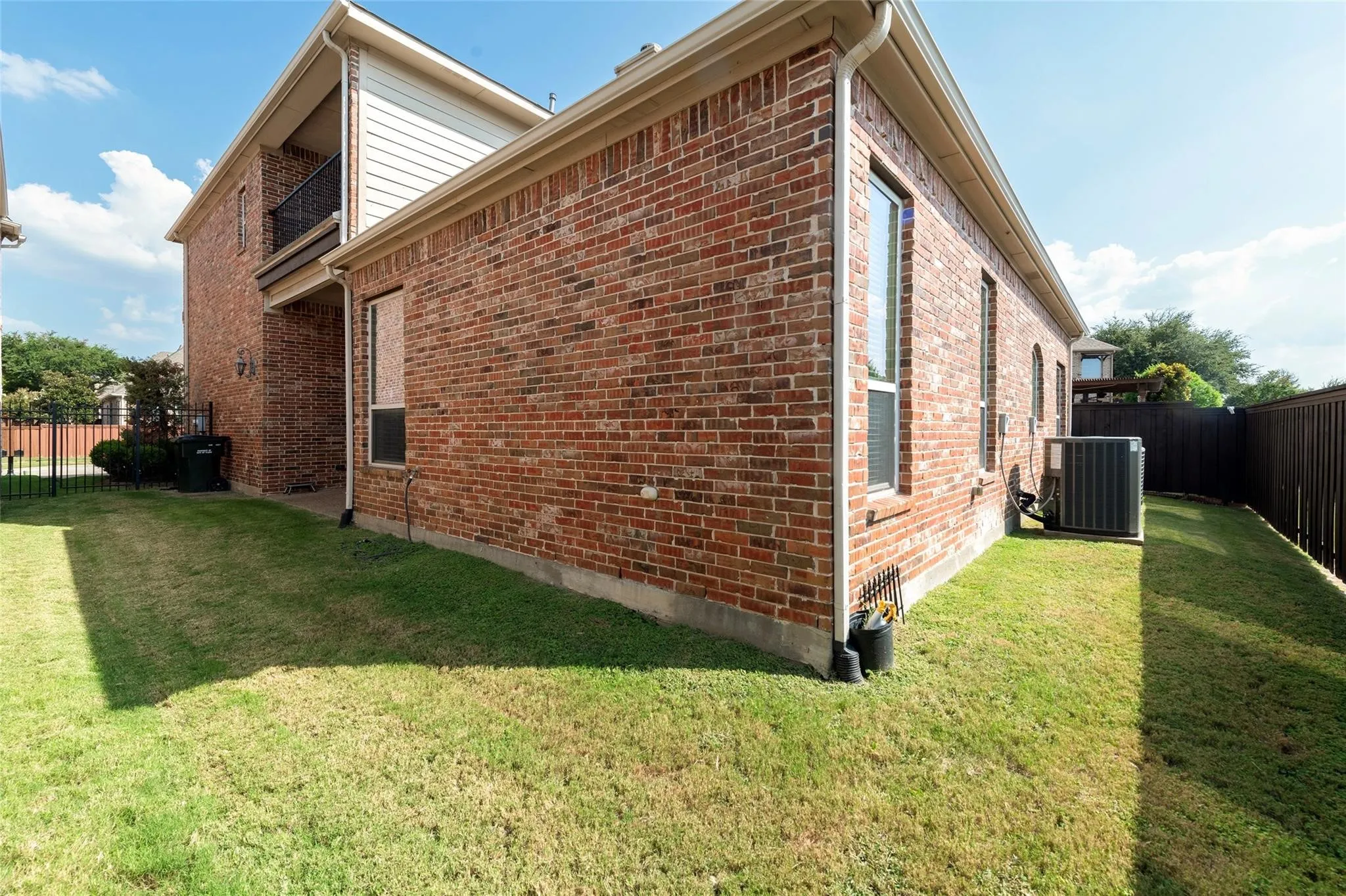 Single Family Residence For Rent in Collin County , 2709 White Dove Drive, Plano, Texas 75093, 4 Bedroom, 4 Bathroom, 2 Garage spaces, 3,390 Sqft, built in 2007, mls#21404782, Real Estate Agent in Plano, Homes For Rent in Collin county, Homes For Rent in Plano, Realtor in Plano Texas, Real Estate Brokerage Independent Realty Texas, Luminita Cordes Realtor