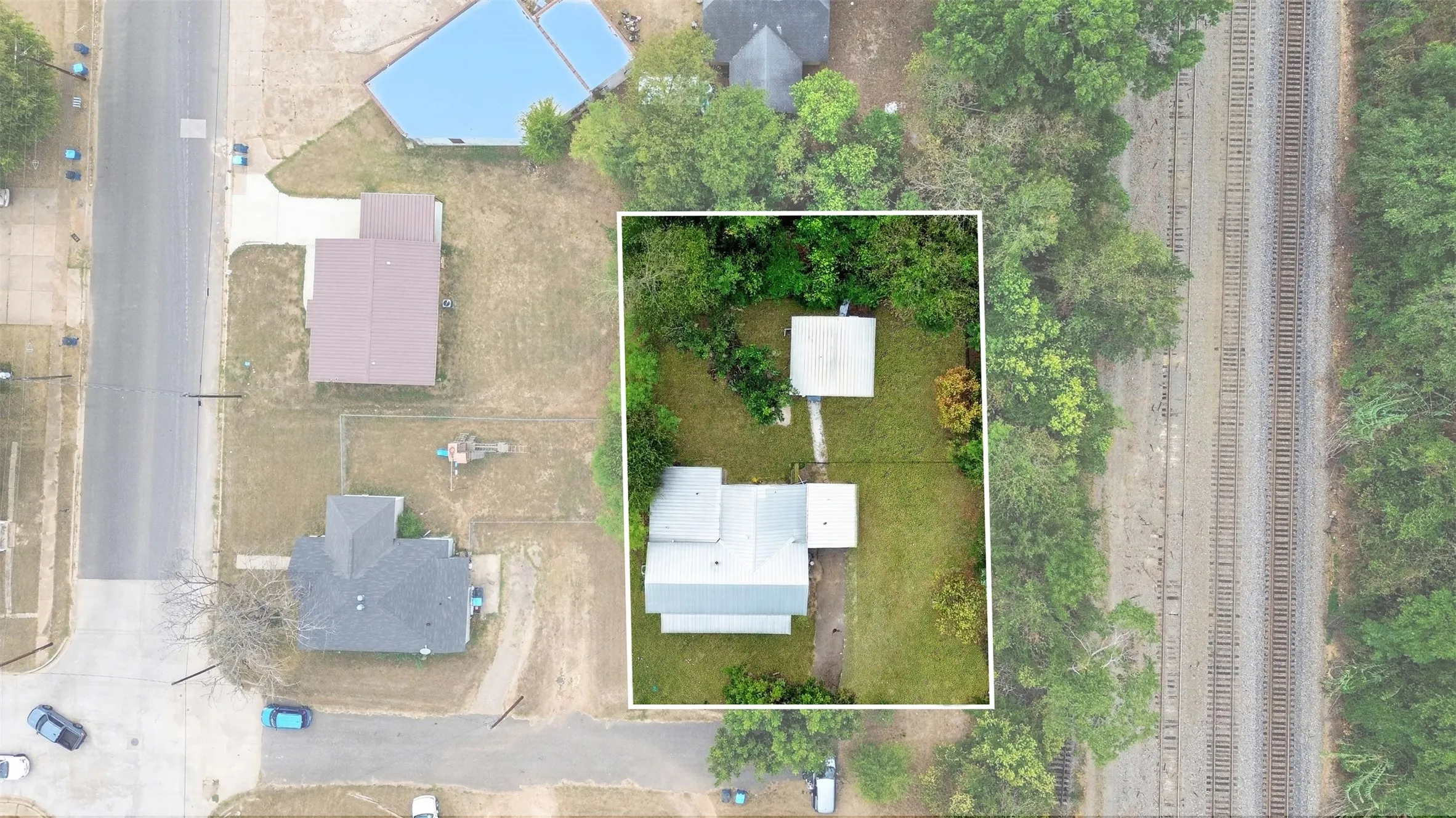 Single Family Residence For Sale in Harrison County , 102 Poplar Street, Marshall, Texas 75670, 3 Bedroom, 1 Bathroom, Garage spaces, 1,336 Sqft, built in 1900, mls#21404777, Real Estate Agent in Marshall, Homes For Sale in Harrison county, Homes For Sale in Marshall, Realtor in Marshall Texas, Real Estate Brokerage Independent Realty Texas, Luminita Cordes Realtor
