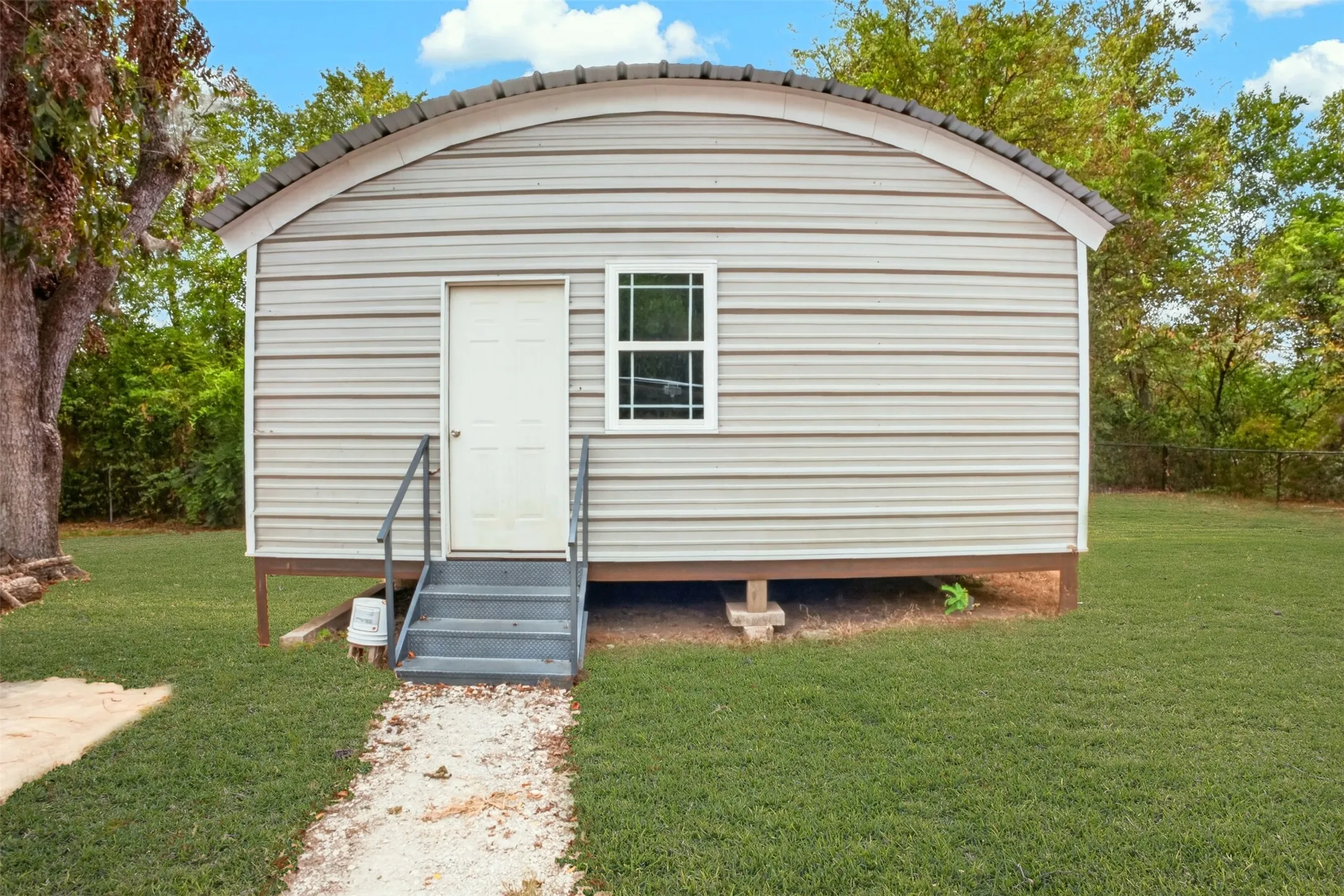 Single Family Residence For Sale in Harrison County , 102 Poplar Street, Marshall, Texas 75670, 3 Bedroom, 1 Bathroom, Garage spaces, 1,336 Sqft, built in 1900, mls#21404777, Real Estate Agent in Marshall, Homes For Sale in Harrison county, Homes For Sale in Marshall, Realtor in Marshall Texas, Real Estate Brokerage Independent Realty Texas, Luminita Cordes Realtor