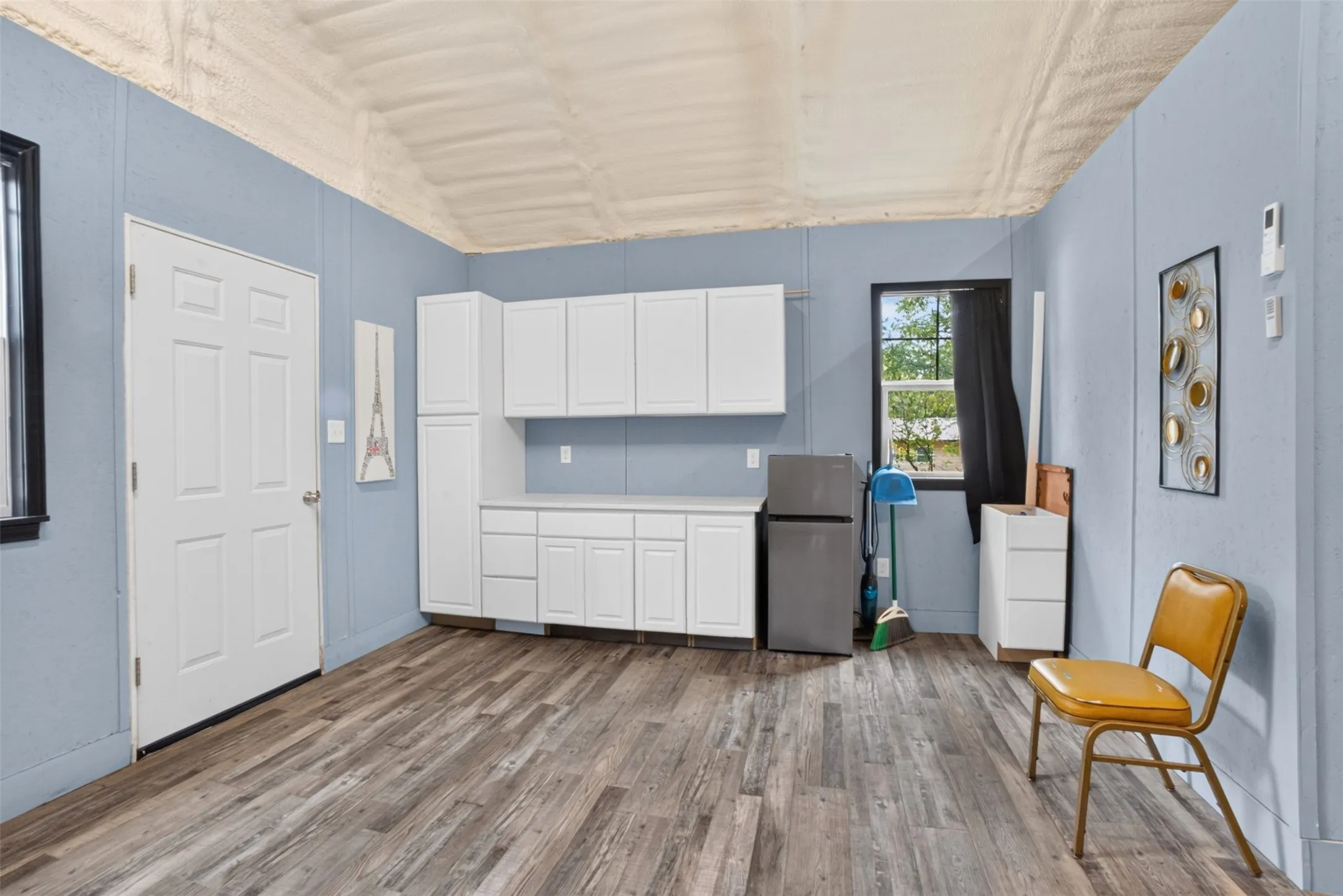 Single Family Residence For Sale in Harrison County , 102 Poplar Street, Marshall, Texas 75670, 3 Bedroom, 1 Bathroom, Garage spaces, 1,336 Sqft, built in 1900, mls#21404777, Real Estate Agent in Marshall, Homes For Sale in Harrison county, Homes For Sale in Marshall, Realtor in Marshall Texas, Real Estate Brokerage Independent Realty Texas, Luminita Cordes Realtor