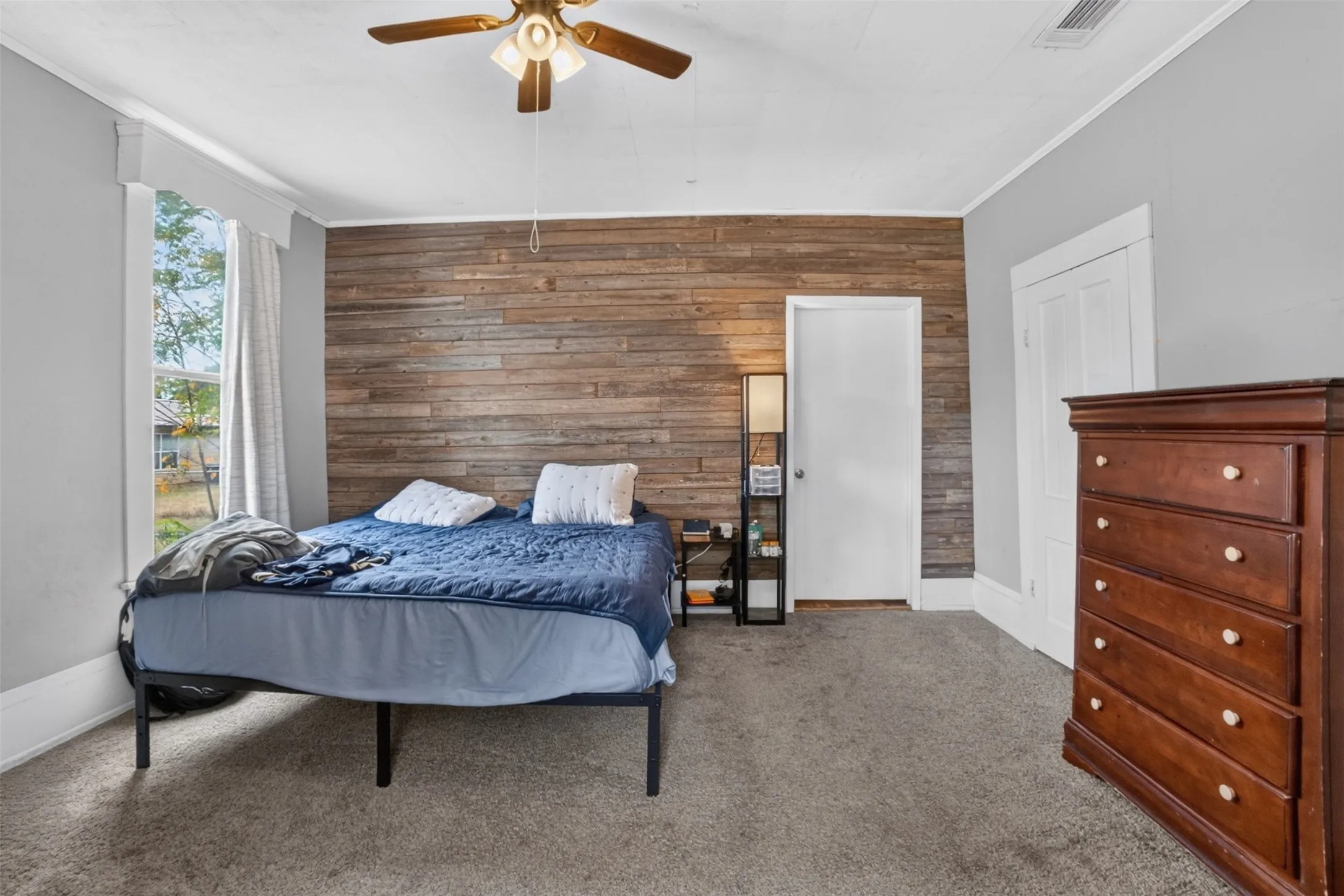 Single Family Residence For Sale in Harrison County , 102 Poplar Street, Marshall, Texas 75670, 3 Bedroom, 1 Bathroom, Garage spaces, 1,336 Sqft, built in 1900, mls#21404777, Real Estate Agent in Marshall, Homes For Sale in Harrison county, Homes For Sale in Marshall, Realtor in Marshall Texas, Real Estate Brokerage Independent Realty Texas, Luminita Cordes Realtor