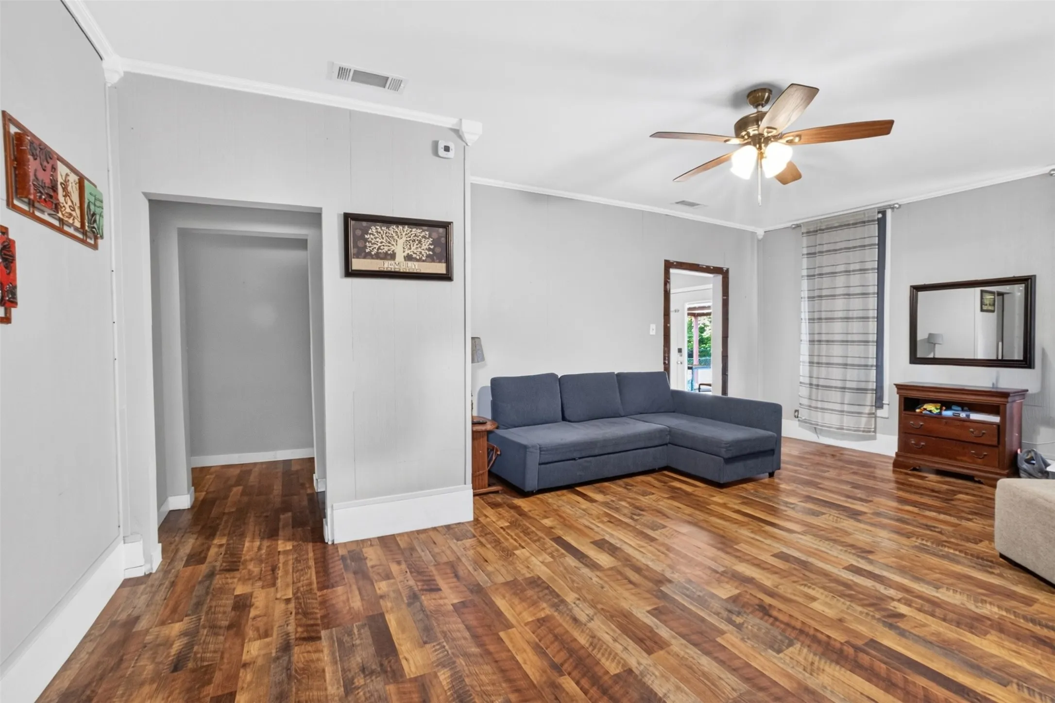 Single Family Residence For Sale in Harrison County , 102 Poplar Street, Marshall, Texas 75670, 3 Bedroom, 1 Bathroom, Garage spaces, 1,336 Sqft, built in 1900, mls#21404777, Real Estate Agent in Marshall, Homes For Sale in Harrison county, Homes For Sale in Marshall, Realtor in Marshall Texas, Real Estate Brokerage Independent Realty Texas, Luminita Cordes Realtor