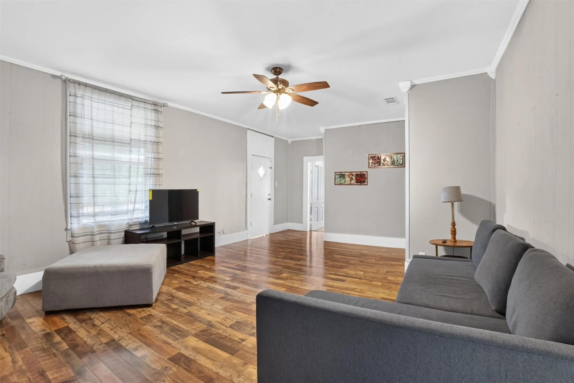 Single Family Residence For Sale in Harrison County , 102 Poplar Street, Marshall, Texas 75670, 3 Bedroom, 1 Bathroom, Garage spaces, 1,336 Sqft, built in 1900, mls#21404777, Real Estate Agent in Marshall, Homes For Sale in Harrison county, Homes For Sale in Marshall, Realtor in Marshall Texas, Real Estate Brokerage Independent Realty Texas, Luminita Cordes Realtor