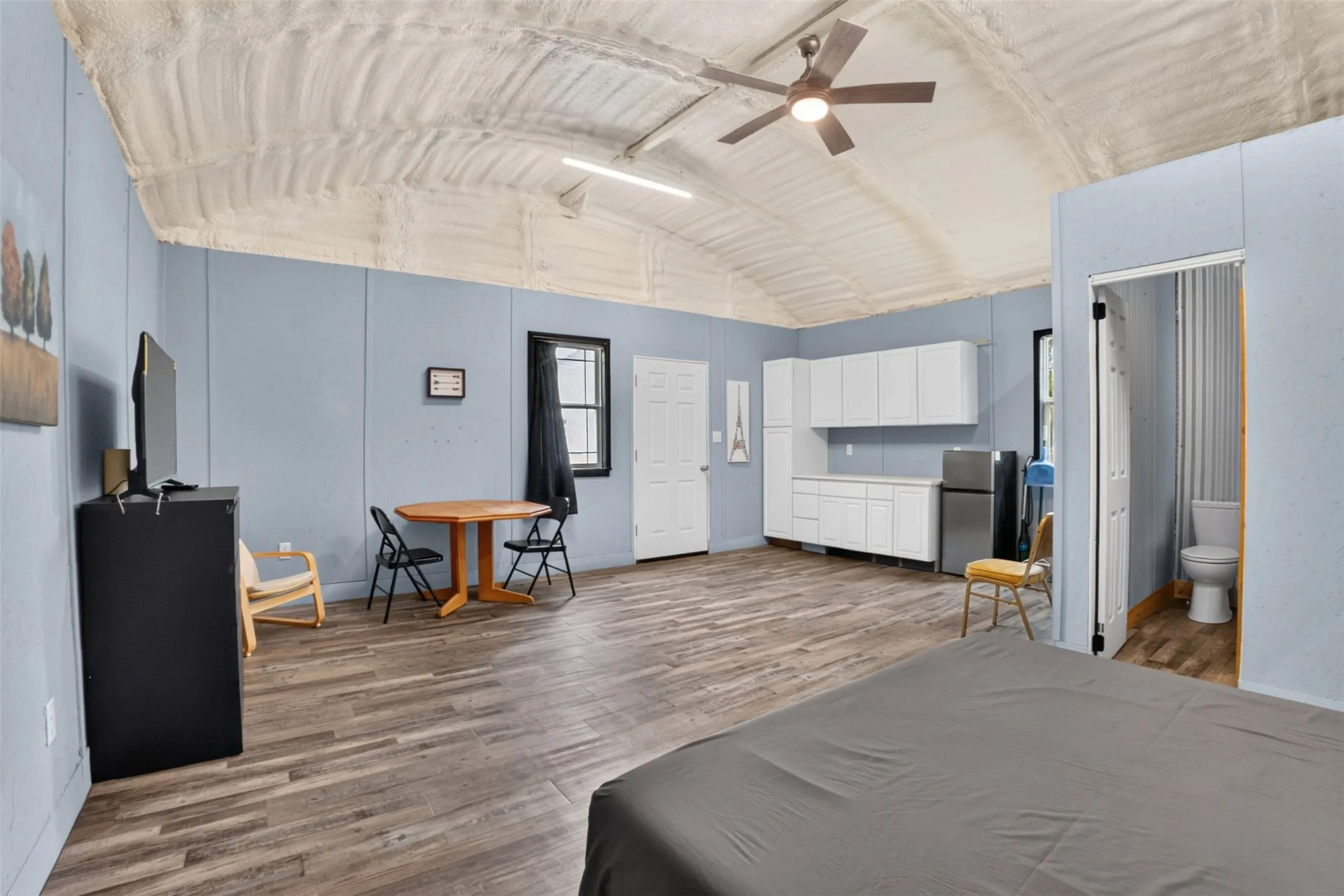 Single Family Residence For Sale in Harrison County , 102 Poplar Street, Marshall, Texas 75670, 3 Bedroom, 1 Bathroom, Garage spaces, 1,336 Sqft, built in 1900, mls#21404777, Real Estate Agent in Marshall, Homes For Sale in Harrison county, Homes For Sale in Marshall, Realtor in Marshall Texas, Real Estate Brokerage Independent Realty Texas, Luminita Cordes Realtor
