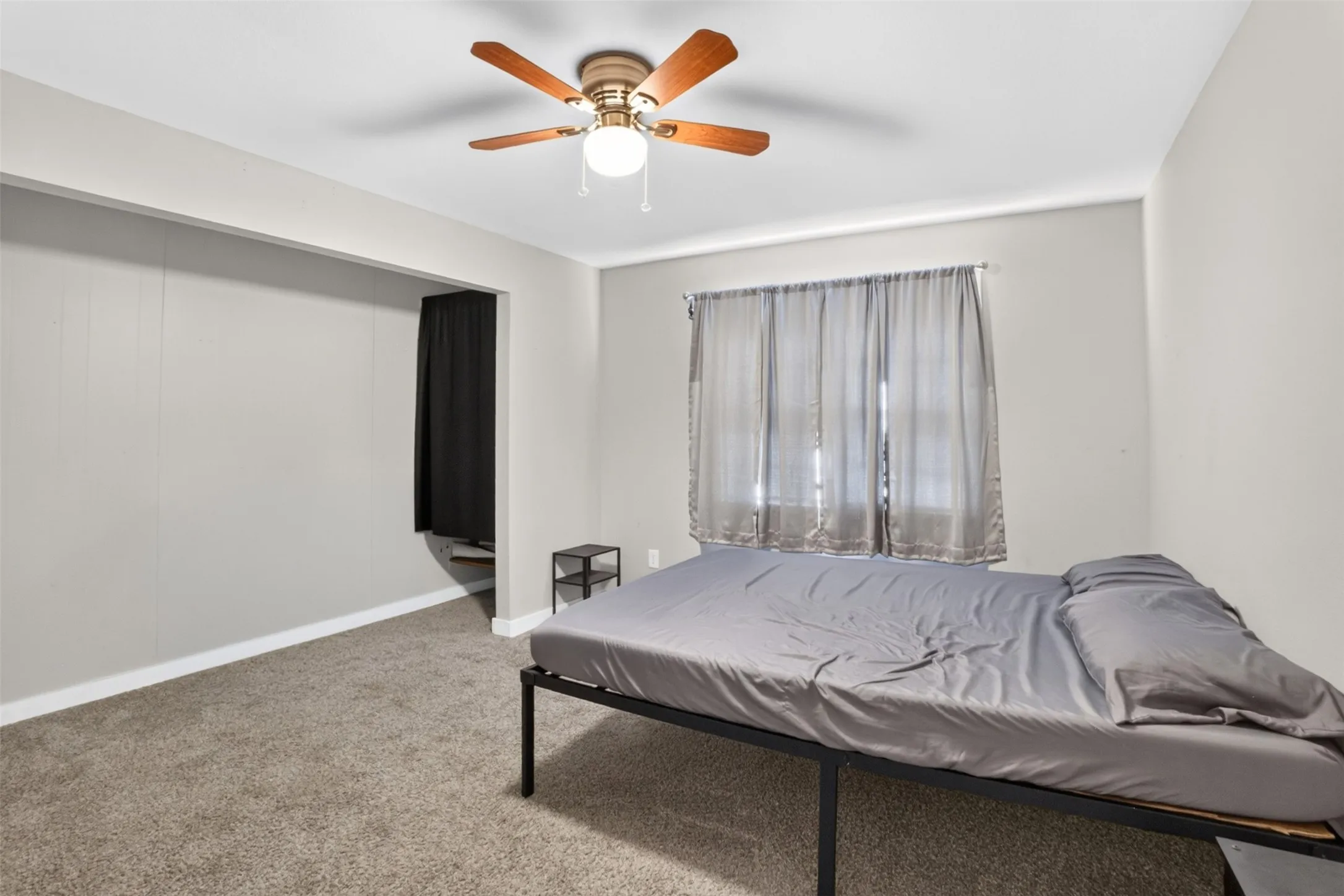 Single Family Residence For Sale in Harrison County , 102 Poplar Street, Marshall, Texas 75670, 3 Bedroom, 1 Bathroom, Garage spaces, 1,336 Sqft, built in 1900, mls#21404777, Real Estate Agent in Marshall, Homes For Sale in Harrison county, Homes For Sale in Marshall, Realtor in Marshall Texas, Real Estate Brokerage Independent Realty Texas, Luminita Cordes Realtor