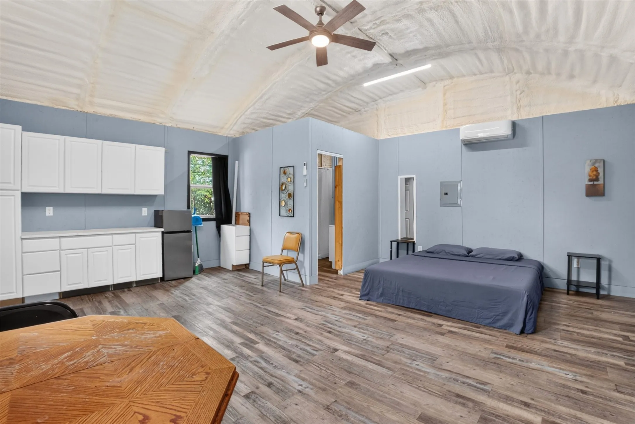 Single Family Residence For Sale in Harrison County , 102 Poplar Street, Marshall, Texas 75670, 3 Bedroom, 1 Bathroom, Garage spaces, 1,336 Sqft, built in 1900, mls#21404777, Real Estate Agent in Marshall, Homes For Sale in Harrison county, Homes For Sale in Marshall, Realtor in Marshall Texas, Real Estate Brokerage Independent Realty Texas, Luminita Cordes Realtor