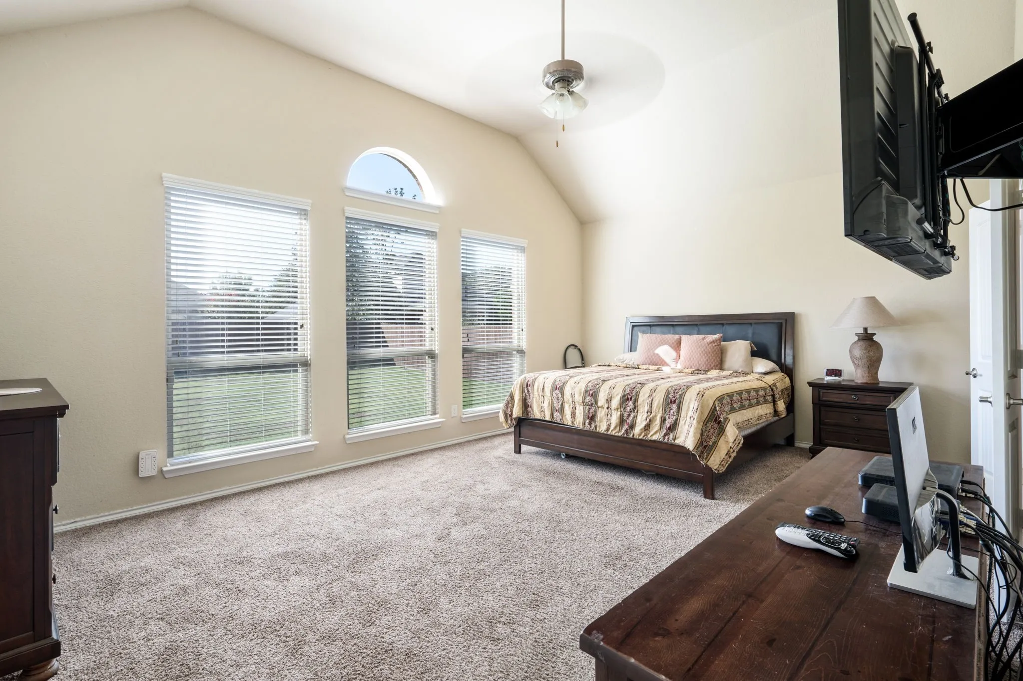Single Family Residence For Sale in Dallas County , 1300 Bellingham Circle, Glenn Heights, Texas 75154, 5 Bedroom, 5 Bathroom, 2 Garage spaces, 3,156 Sqft, built in 2016, mls#21404666, Real Estate Agent in Glenn Heights, Homes For Sale in Dallas county, Homes For Sale in Glenn Heights, Realtor in Glenn Heights Texas, Real Estate Brokerage Independent Realty Texas, Luminita Cordes Realtor