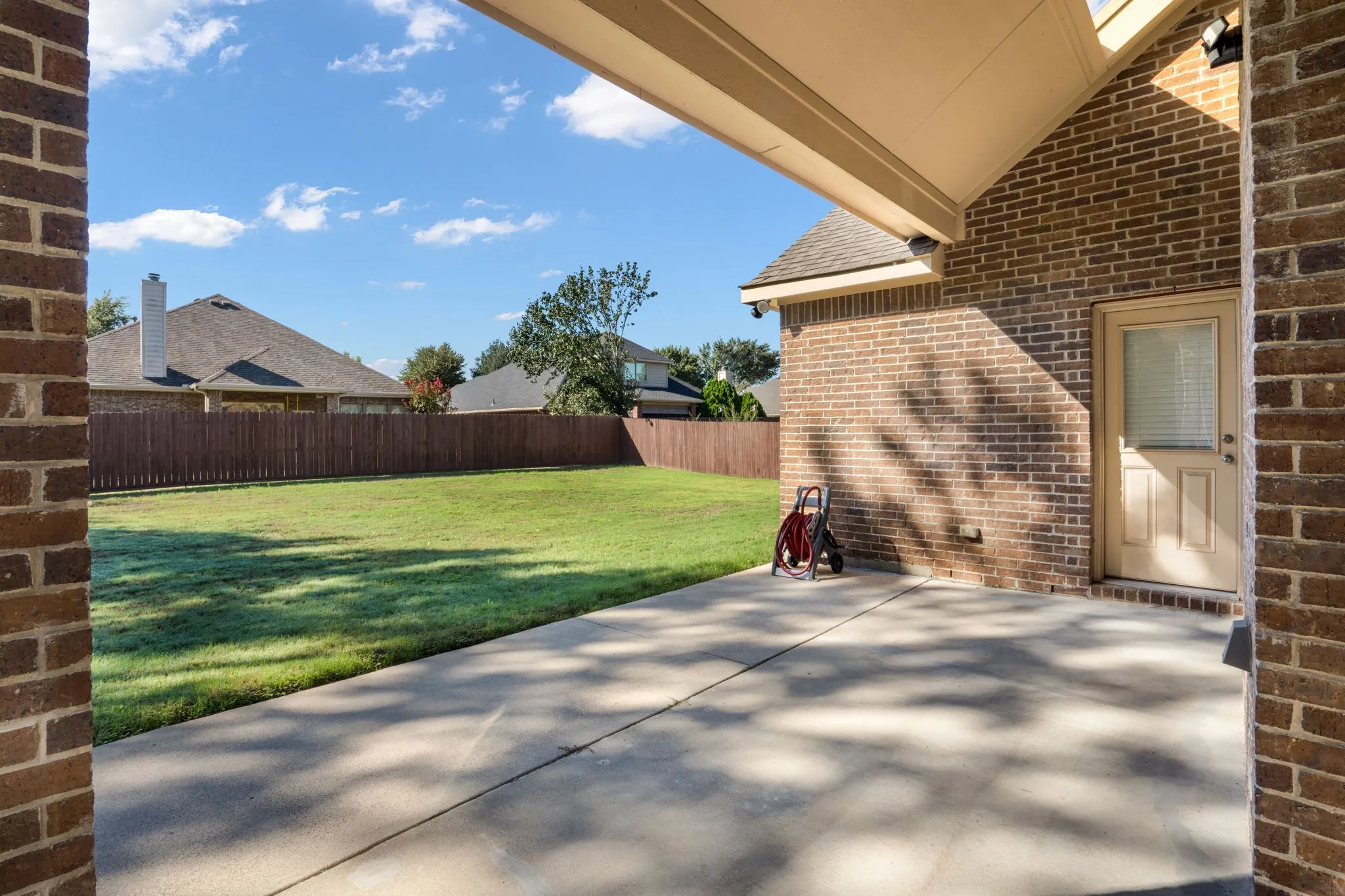 Single Family Residence For Sale in Dallas County , 1300 Bellingham Circle, Glenn Heights, Texas 75154, 5 Bedroom, 5 Bathroom, 2 Garage spaces, 3,156 Sqft, built in 2016, mls#21404666, Real Estate Agent in Glenn Heights, Homes For Sale in Dallas county, Homes For Sale in Glenn Heights, Realtor in Glenn Heights Texas, Real Estate Brokerage Independent Realty Texas, Luminita Cordes Realtor